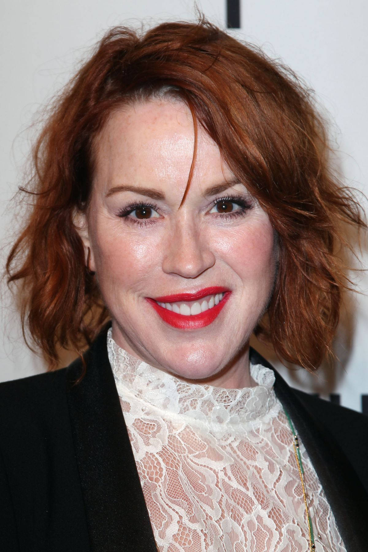 Molly Ringwald, red lips, fiery red hair, HD Phone Wallpaper