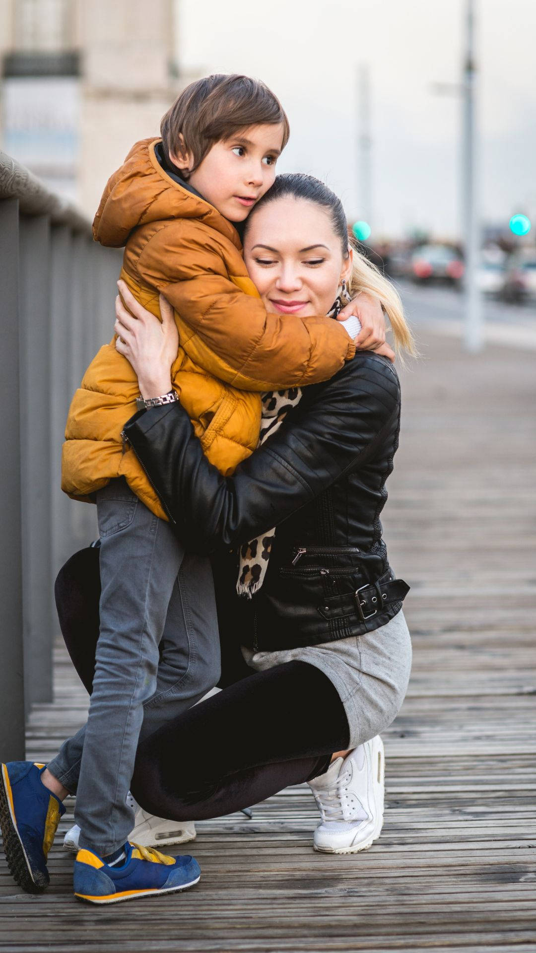 Mom, little boy, wooden boardwalk, Full HD Phone Wallpaper