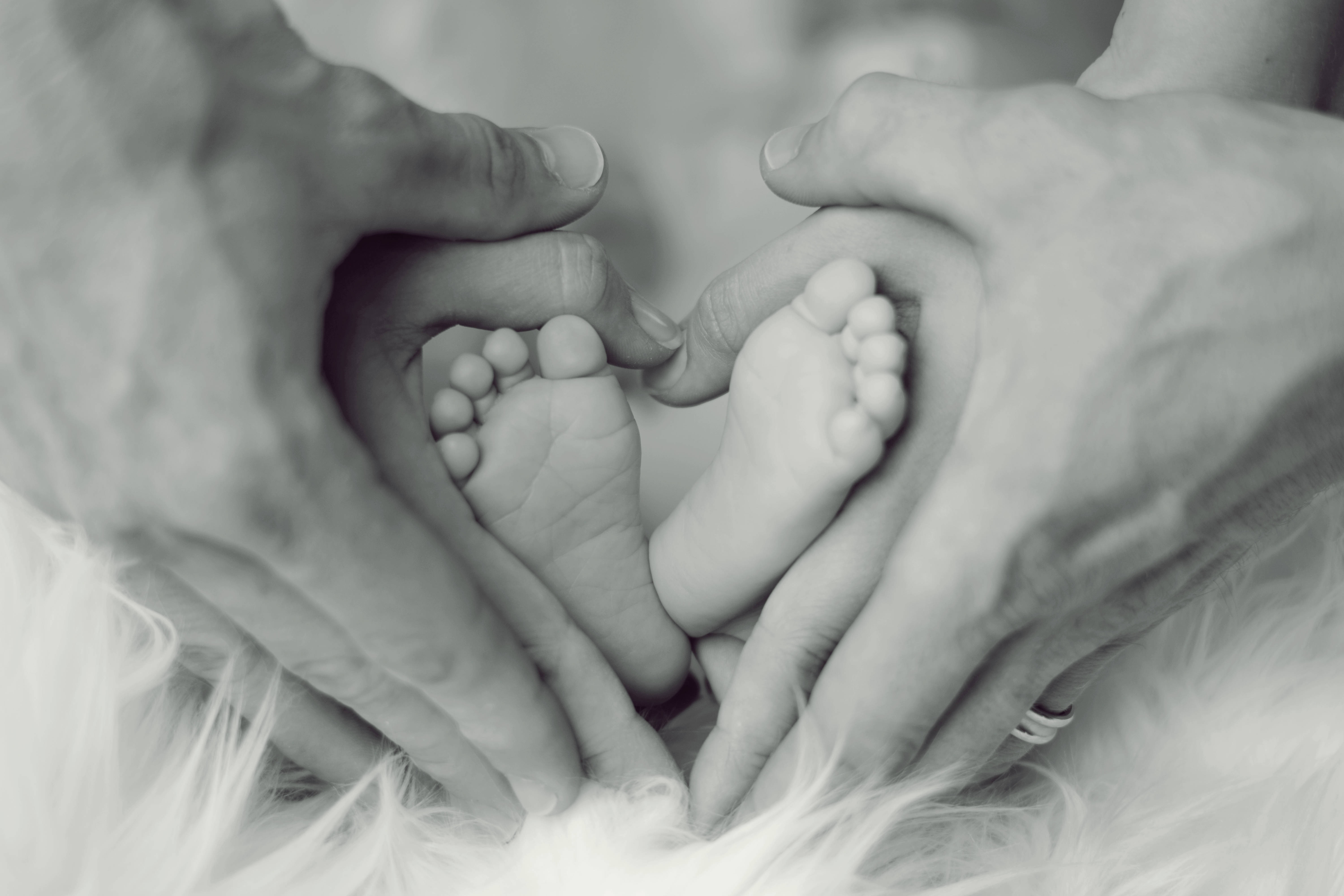 Mom, Dad, baby feet, 5K Desktop Wallpaper