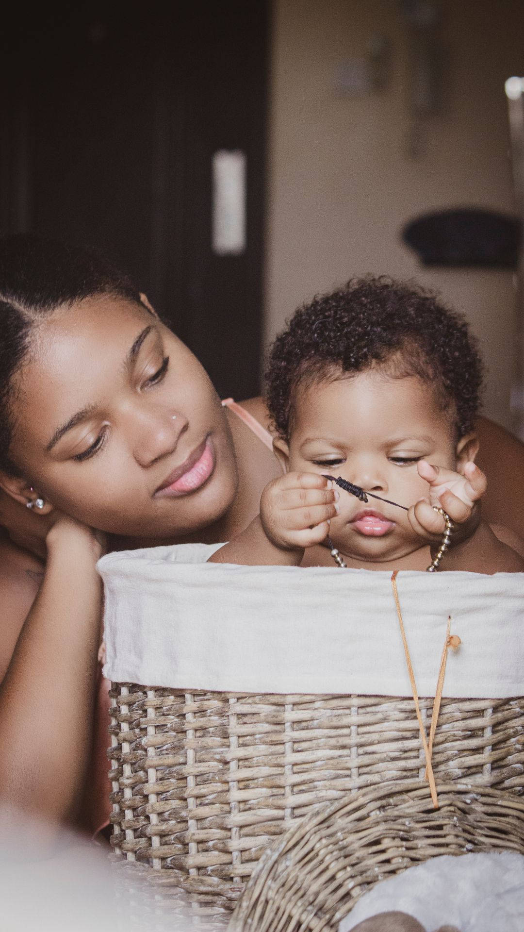 Mom, woven basket, baby, Full HD Phone Wallpaper