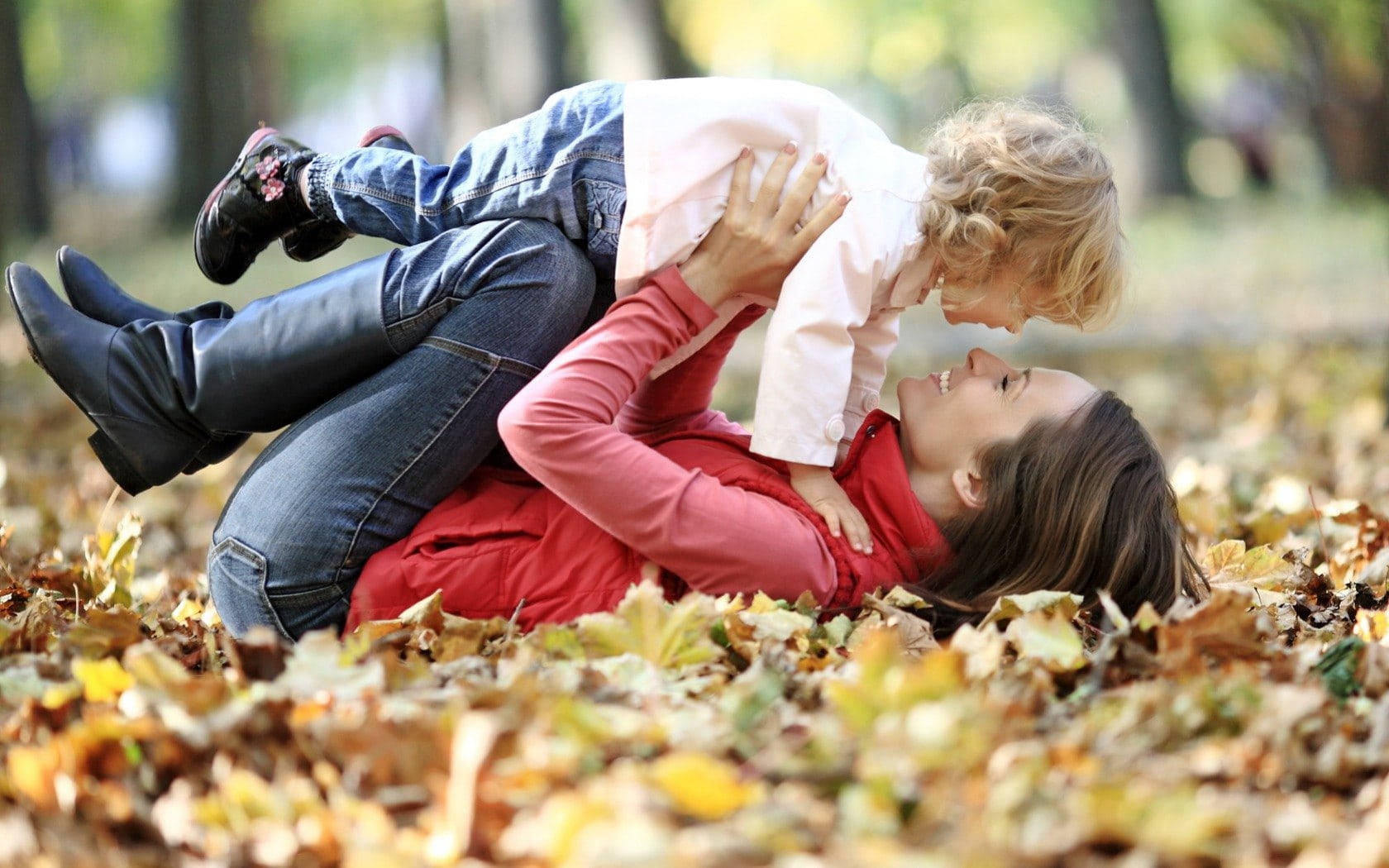 Mom, son, golden autumn leaves, HD Desktop Wallpaper