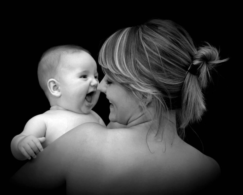 Mom and Son, black and white, portrait, SD Desktop Wallpaper