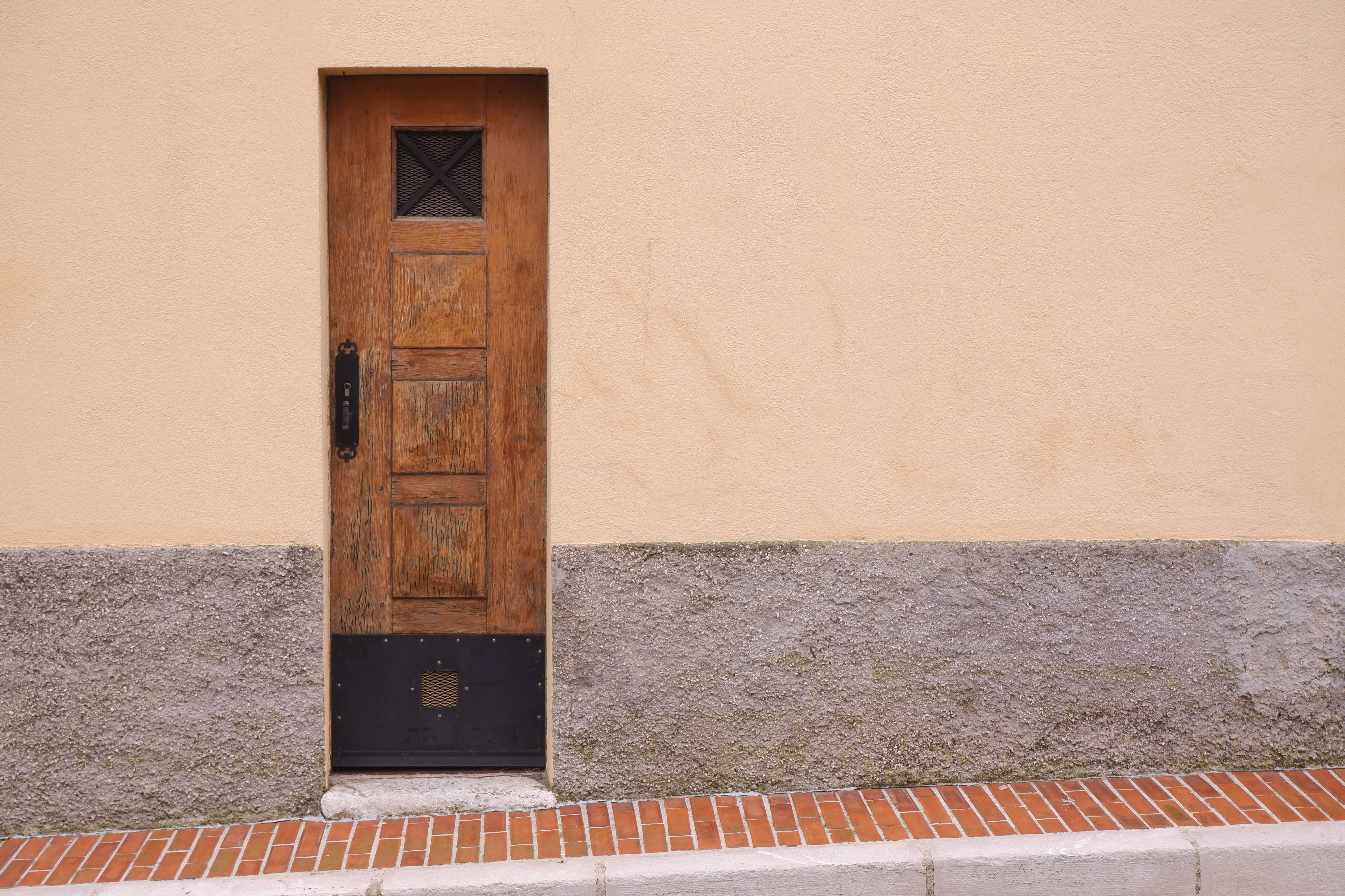 Monaco, narrow doorway, beige stucco wall, 5K Desktop Wallpaper