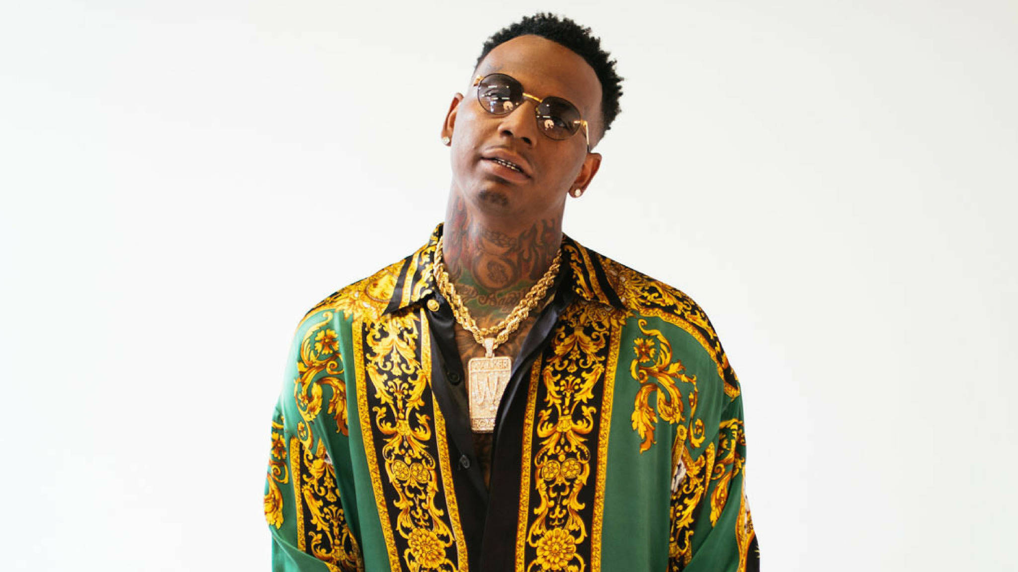Moneybagg Yo, green and gold patterned shirt, tattoos, Full HD Desktop Wallpaper