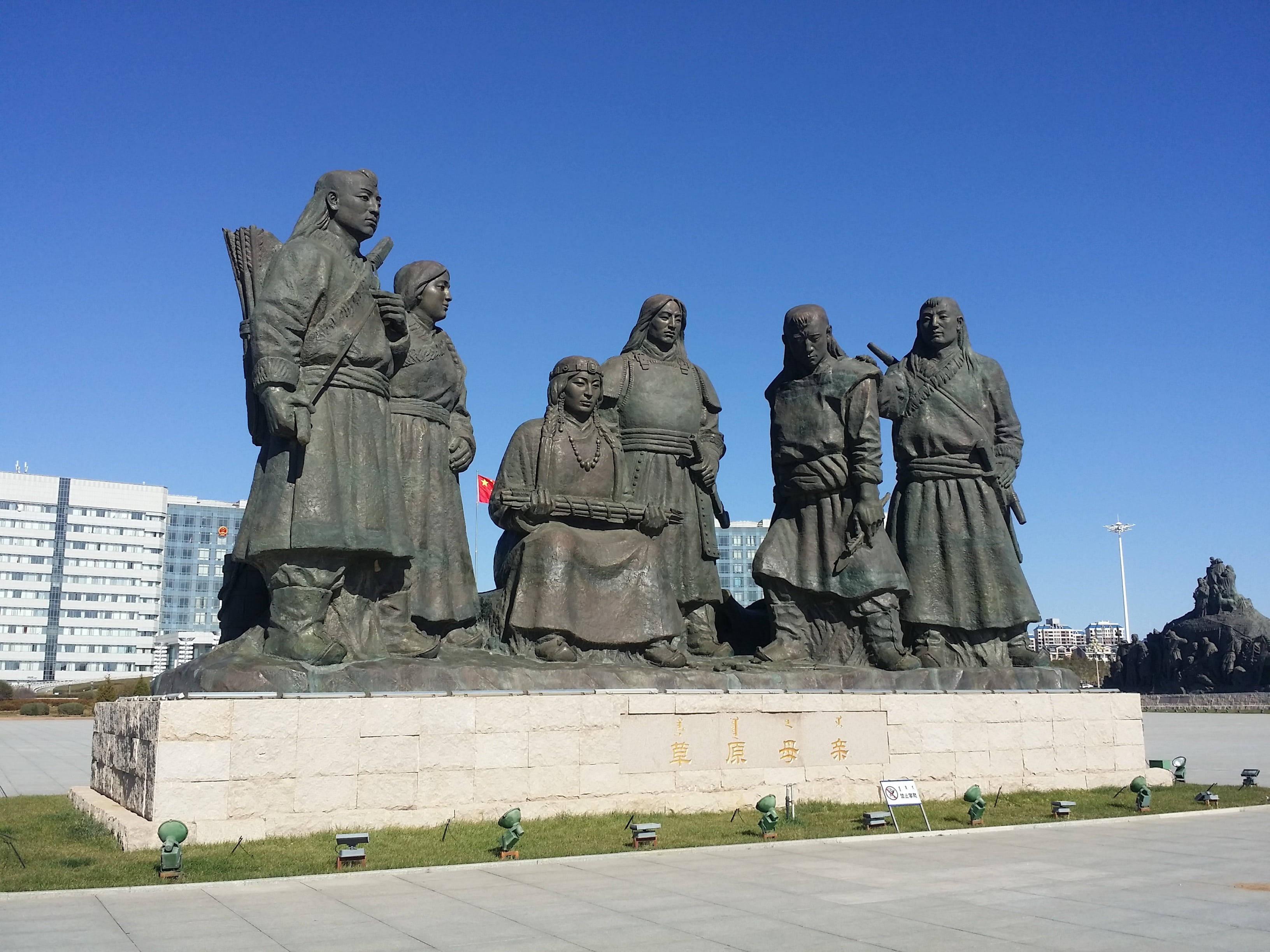 huge statue, Mongolia, bronze statue, 2K Desktop Wallpaper