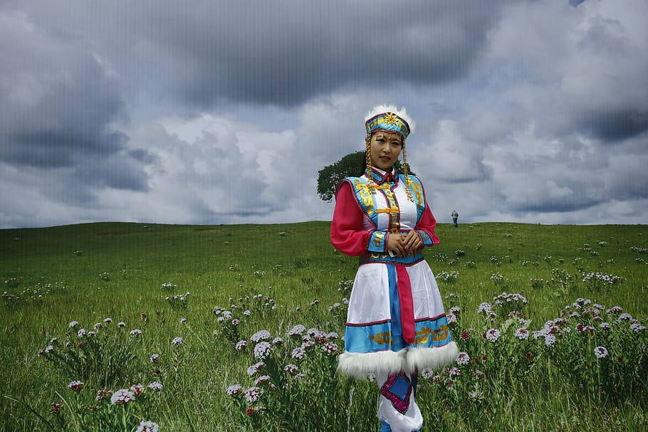 Mongolia, traditional clothing, woman, SD Desktop Wallpaper