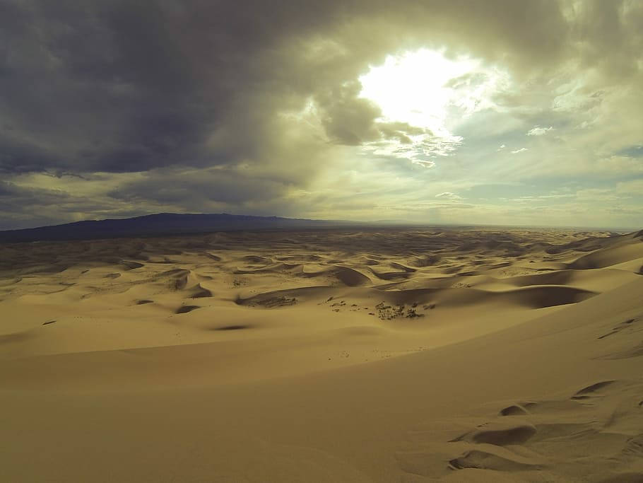 desert sun of the mongolias, golden dunes, sunbeams, SD Desktop Wallpaper