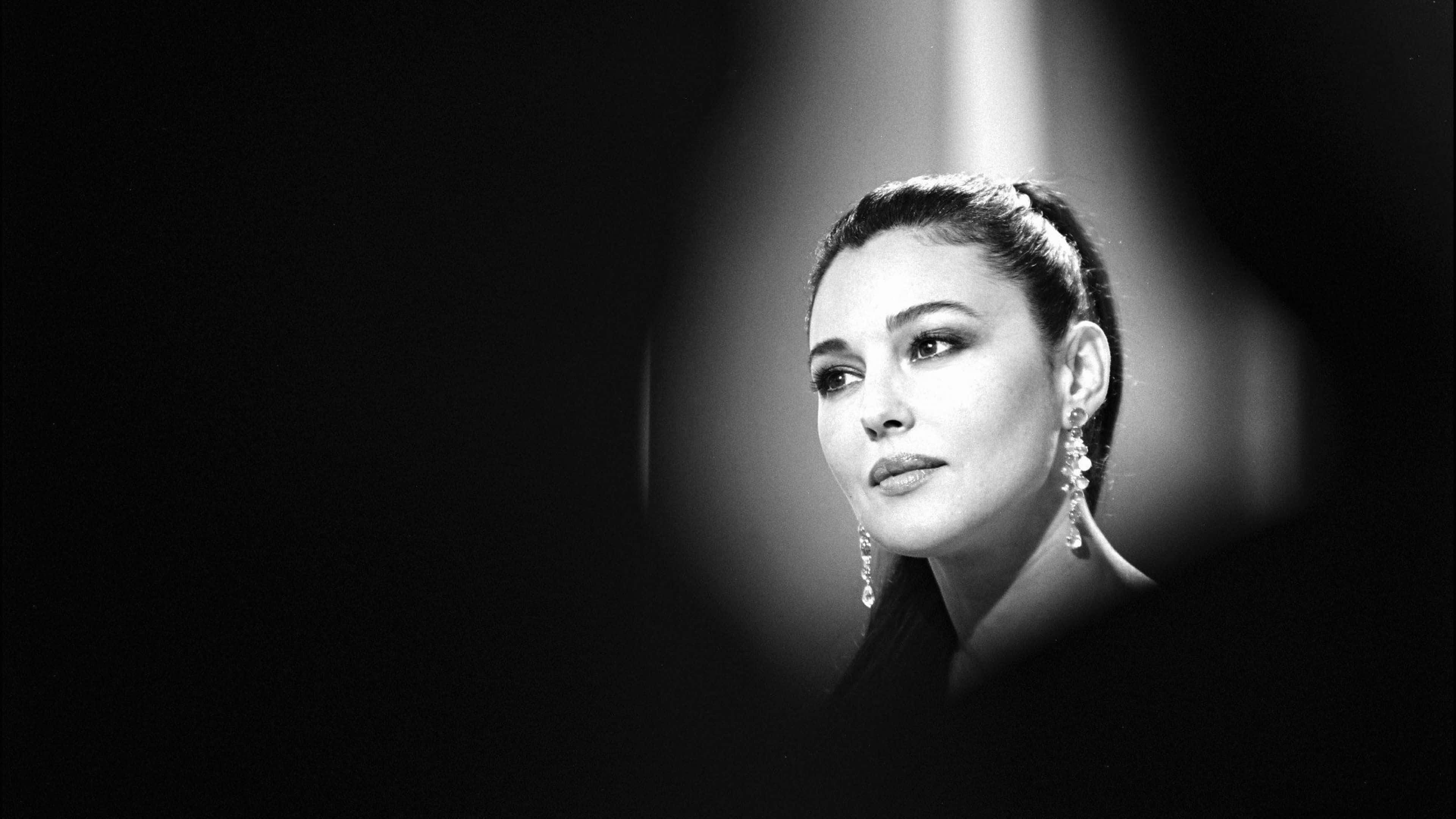 Monica Bellucci, black and white portrait, elegant updo, 4K Desktop Wallpaper