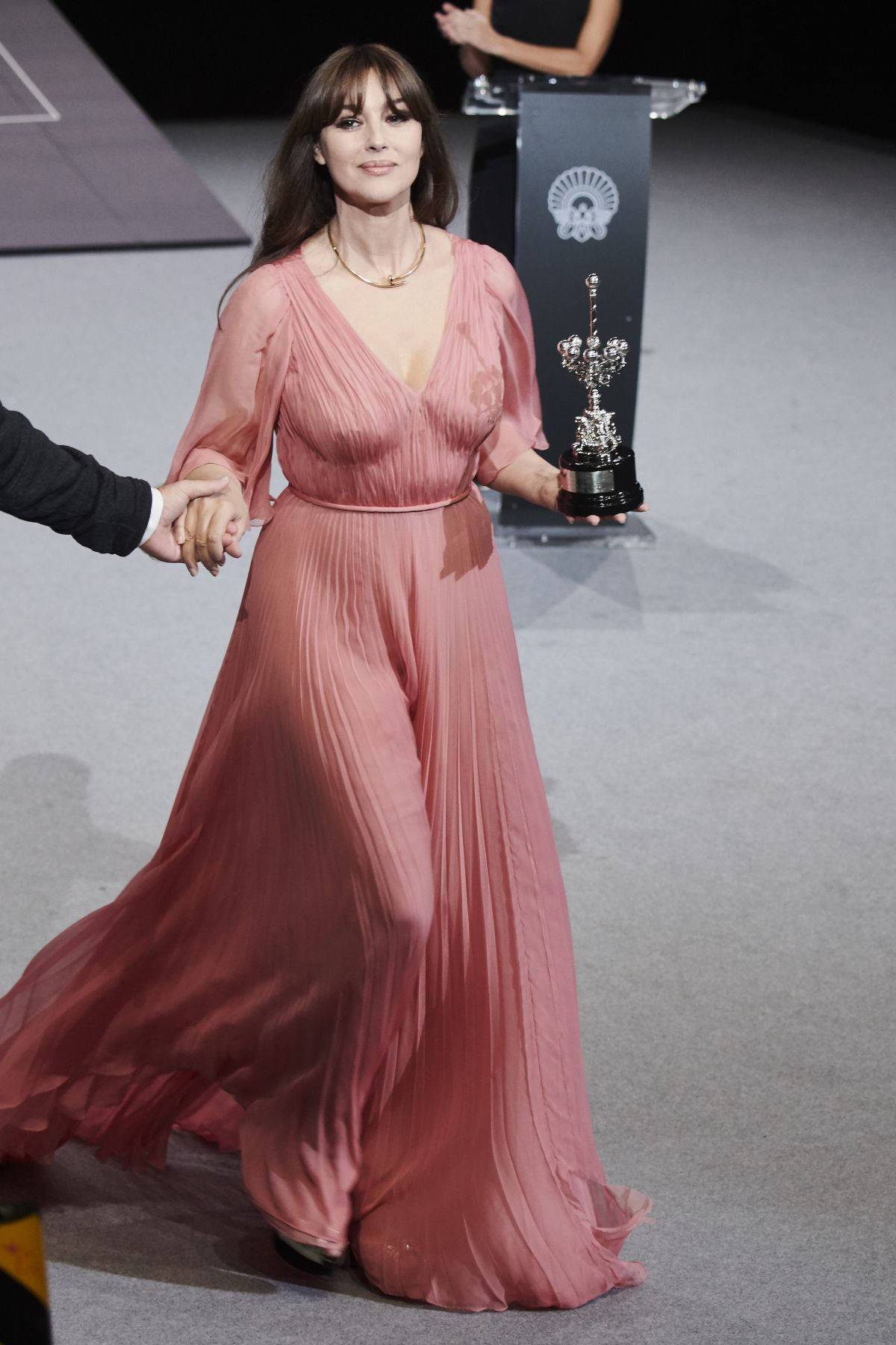 65th Donostia Award, Monica Bellucci, pink gown, HD Phone Wallpaper