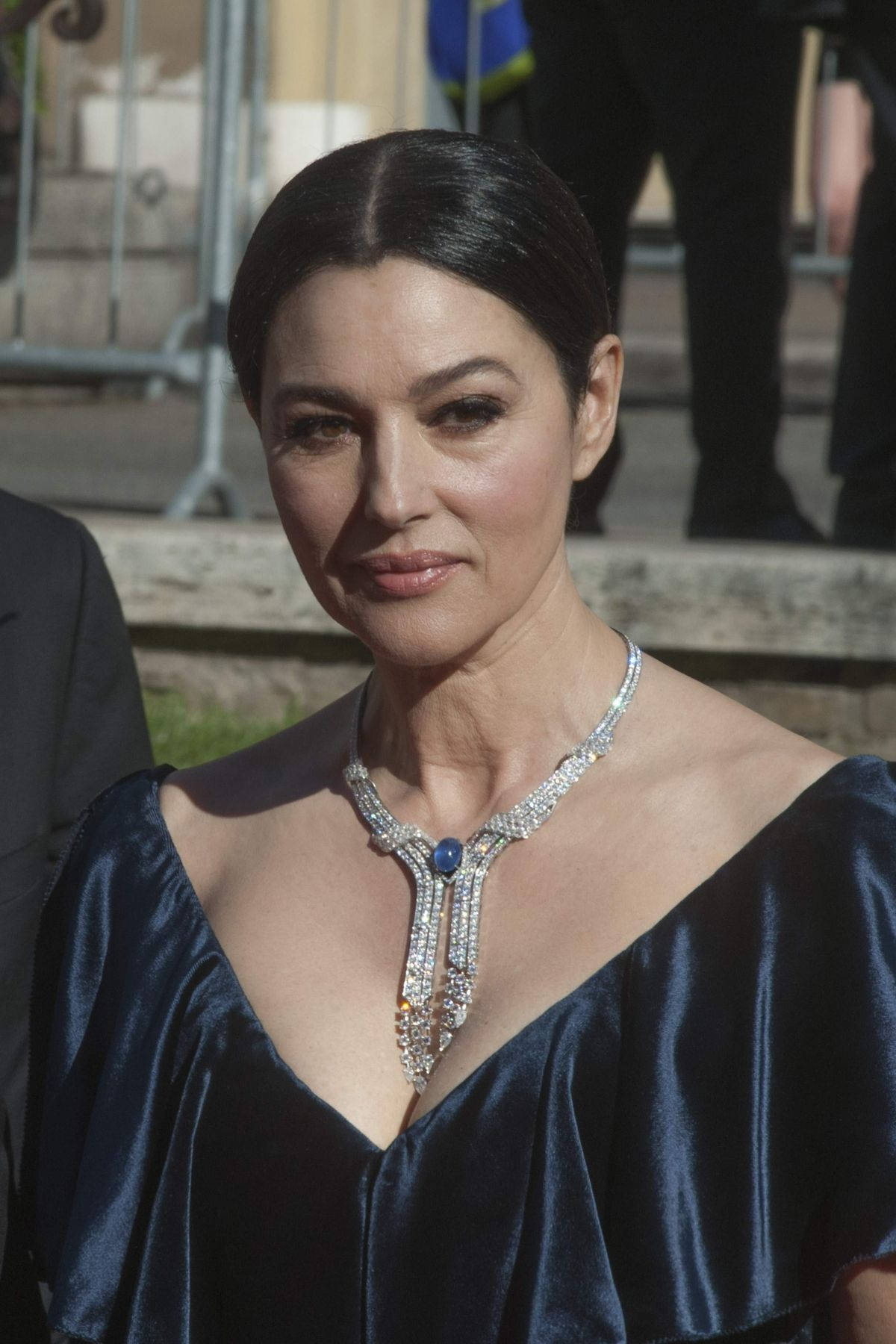 2016 gala dinner, Monica Bellucci, deep blue velvet dress, HD Phone Wallpaper