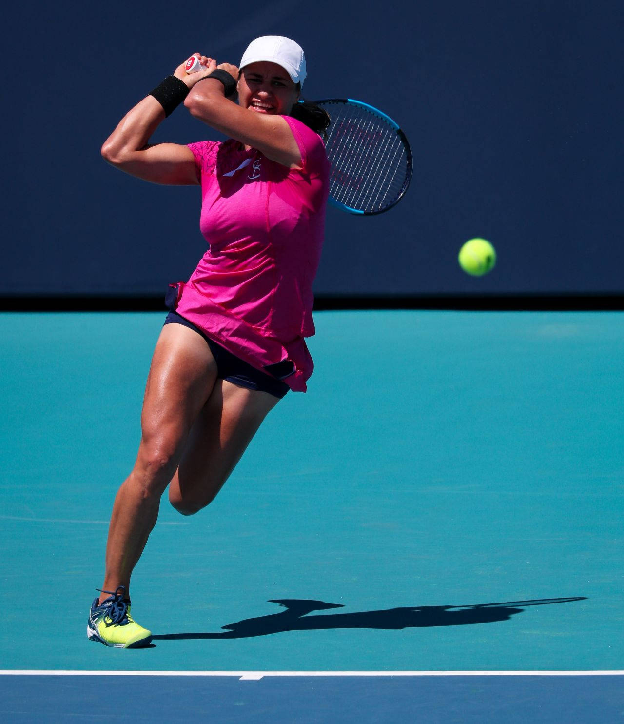 Monica Niculescu, pink outfit, bright yellow ball, HD Phone Wallpaper