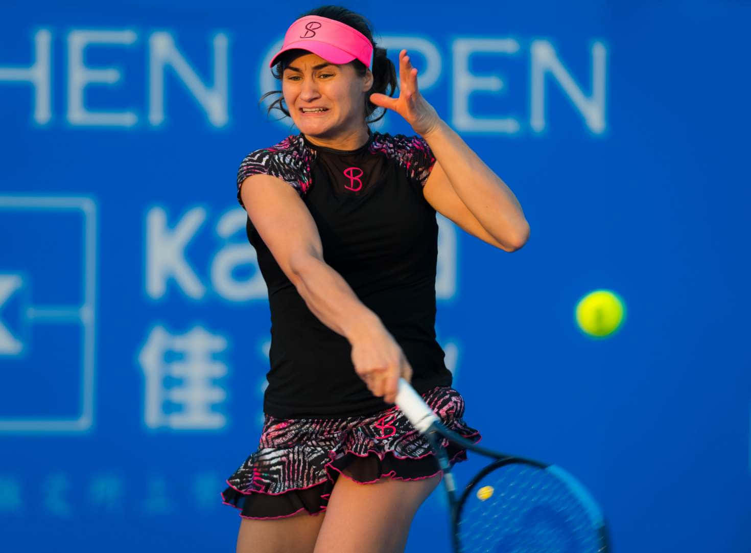 Monica Niculescu, pink sports visor, black outfit, HD Desktop Wallpaper