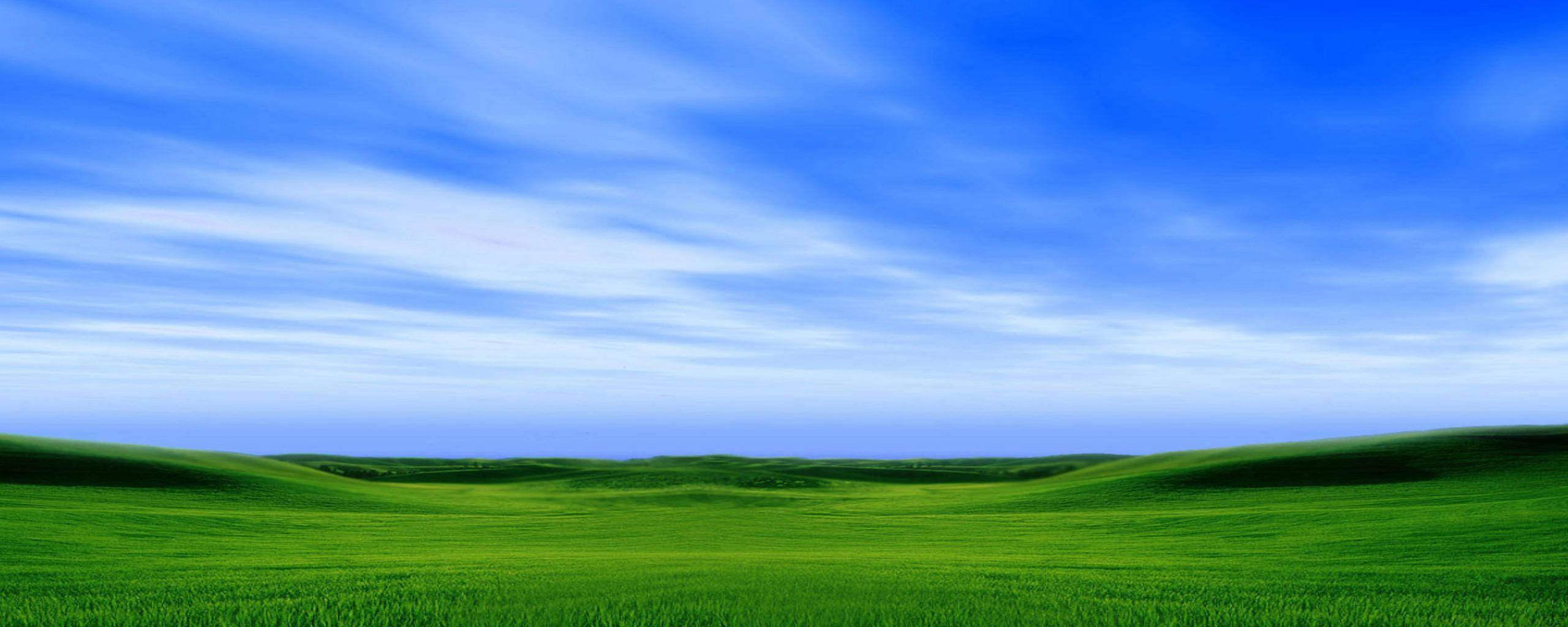 Classic Windows Bliss, monitor background, green hills, 2K Desktop Wallpaper