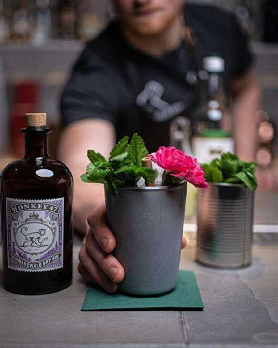 Monkey 47, gin cocktail, grey tin cup, SD Phone Wallpaper
