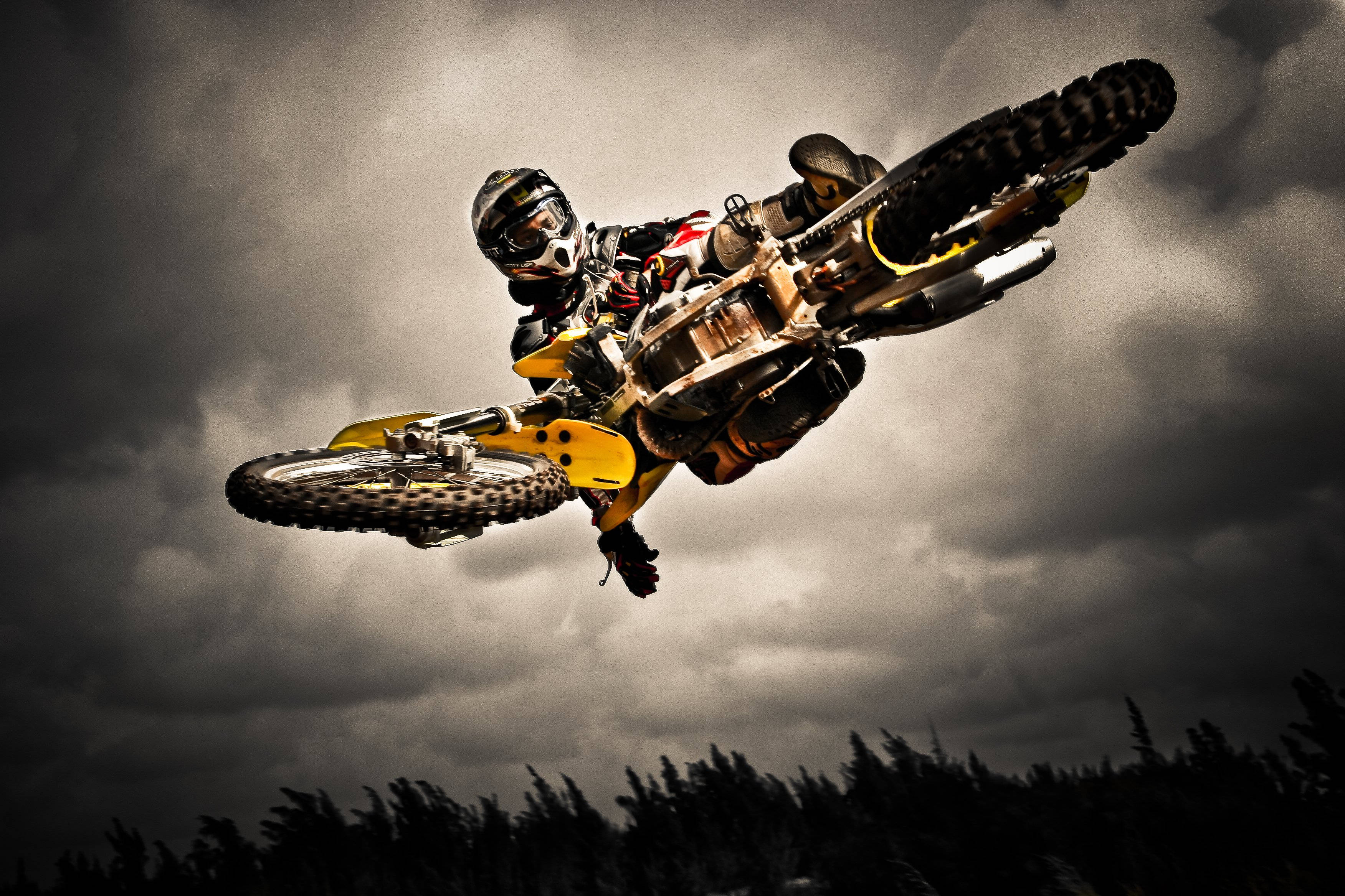 Monster Dirt Bike, yellow bike, motocross rider, 2K Desktop Wallpaper