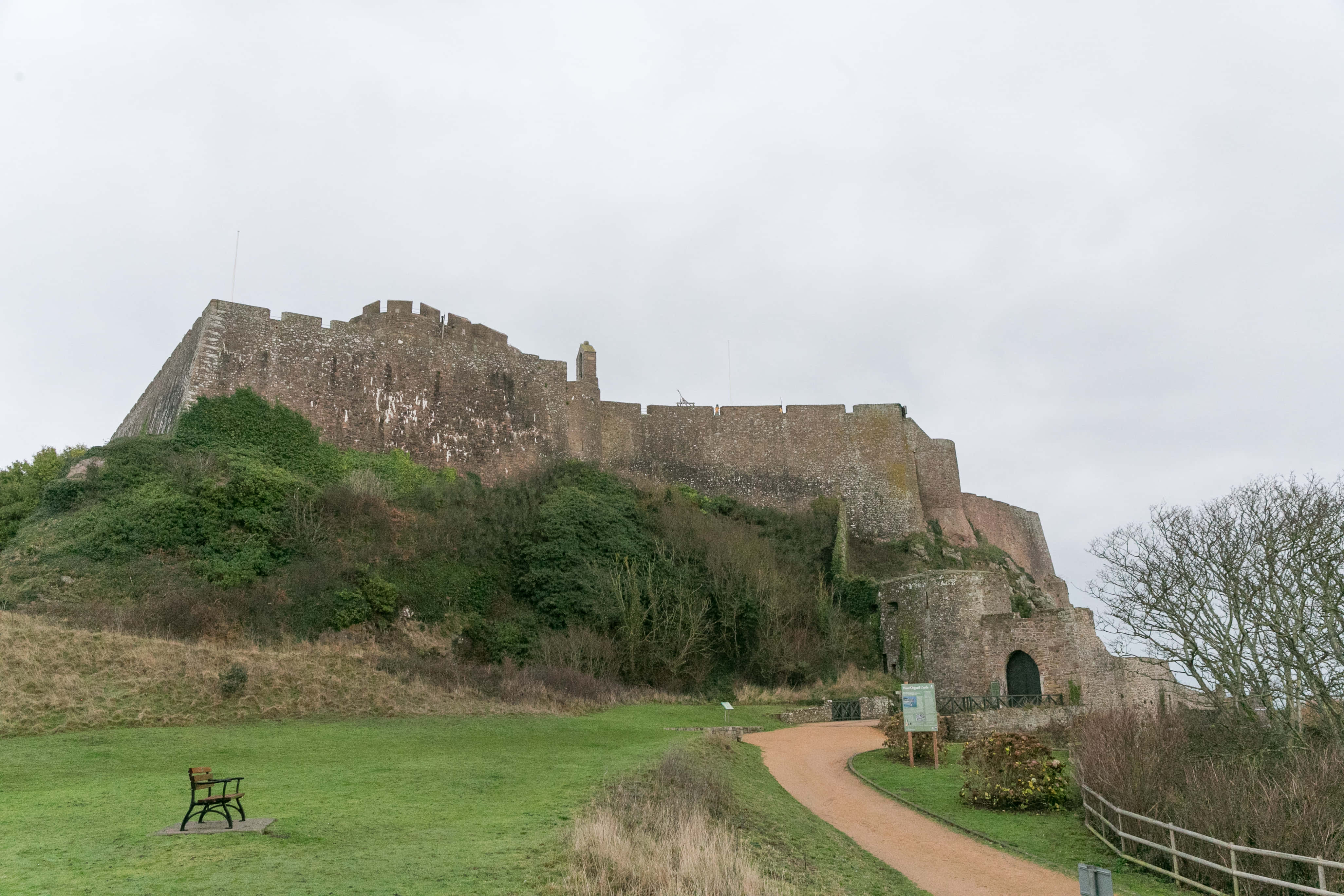 Mont Orgueil Castle, ancient stone castle, grassy hill, 4K Desktop Wallpaper