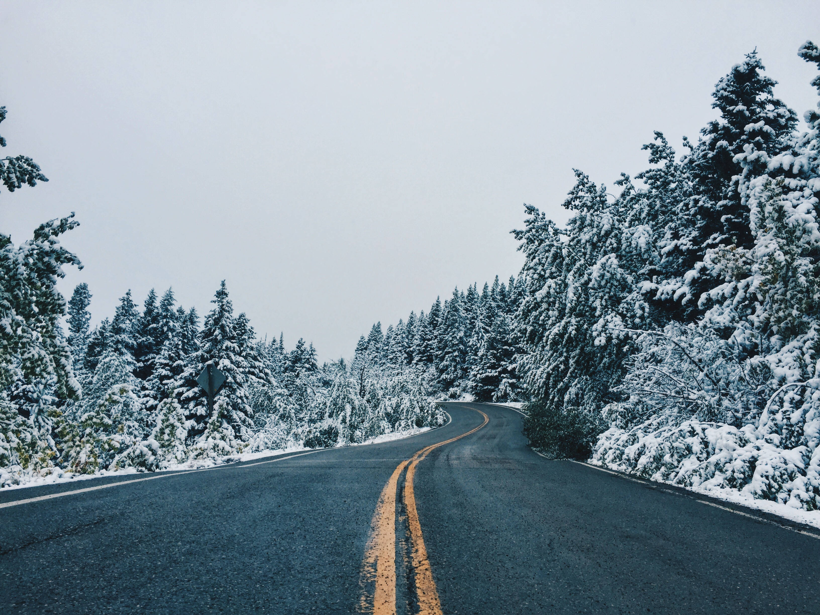 snowy road, Montana, winding road, 2K Desktop Wallpaper