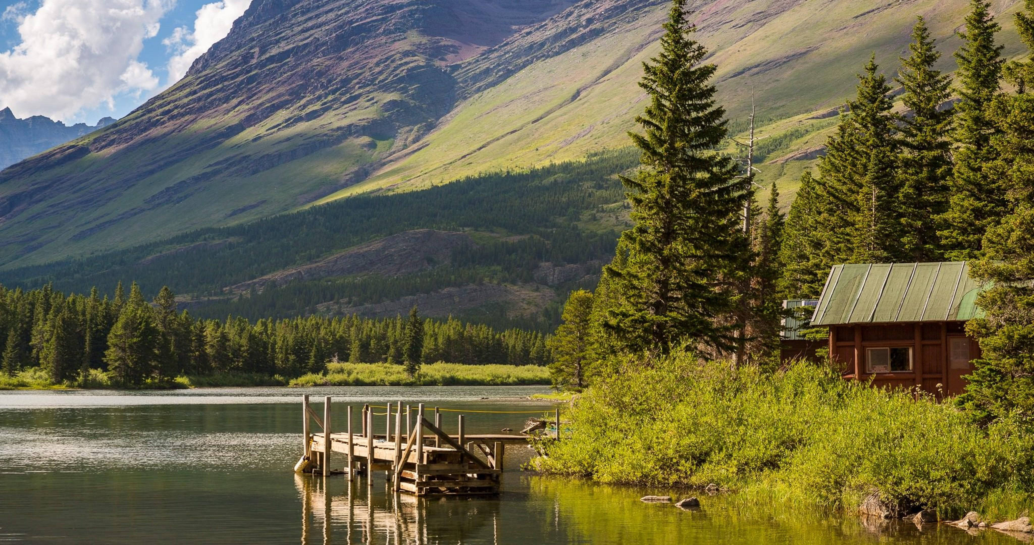Montana, village cabin, evergreens, 4K Desktop Wallpaper