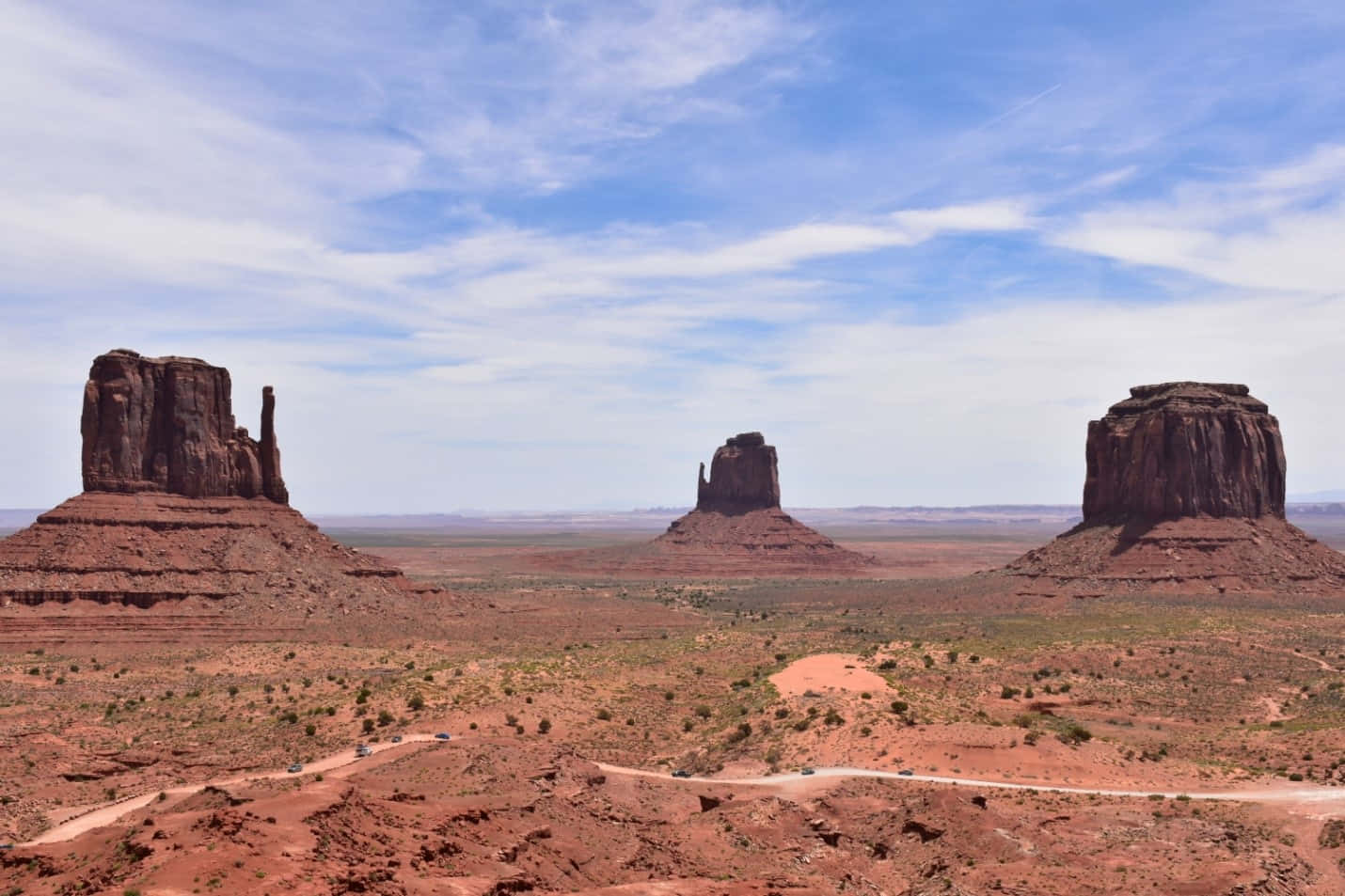 Monument Valley Navajo Tribal Park, mesa rim trail, red sandstone buttes, HD Desktop Wallpaper