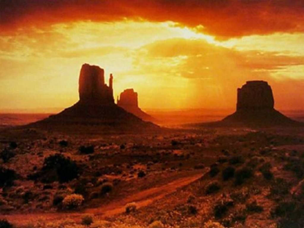 Monument Valley, golden glow, fiery sunset sky, SD Desktop Wallpaper