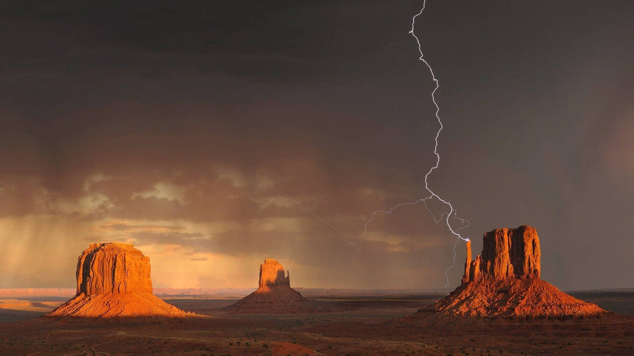 Monument Valley, lightning bolt, towering red rock buttes, Full HD Desktop Wallpaper