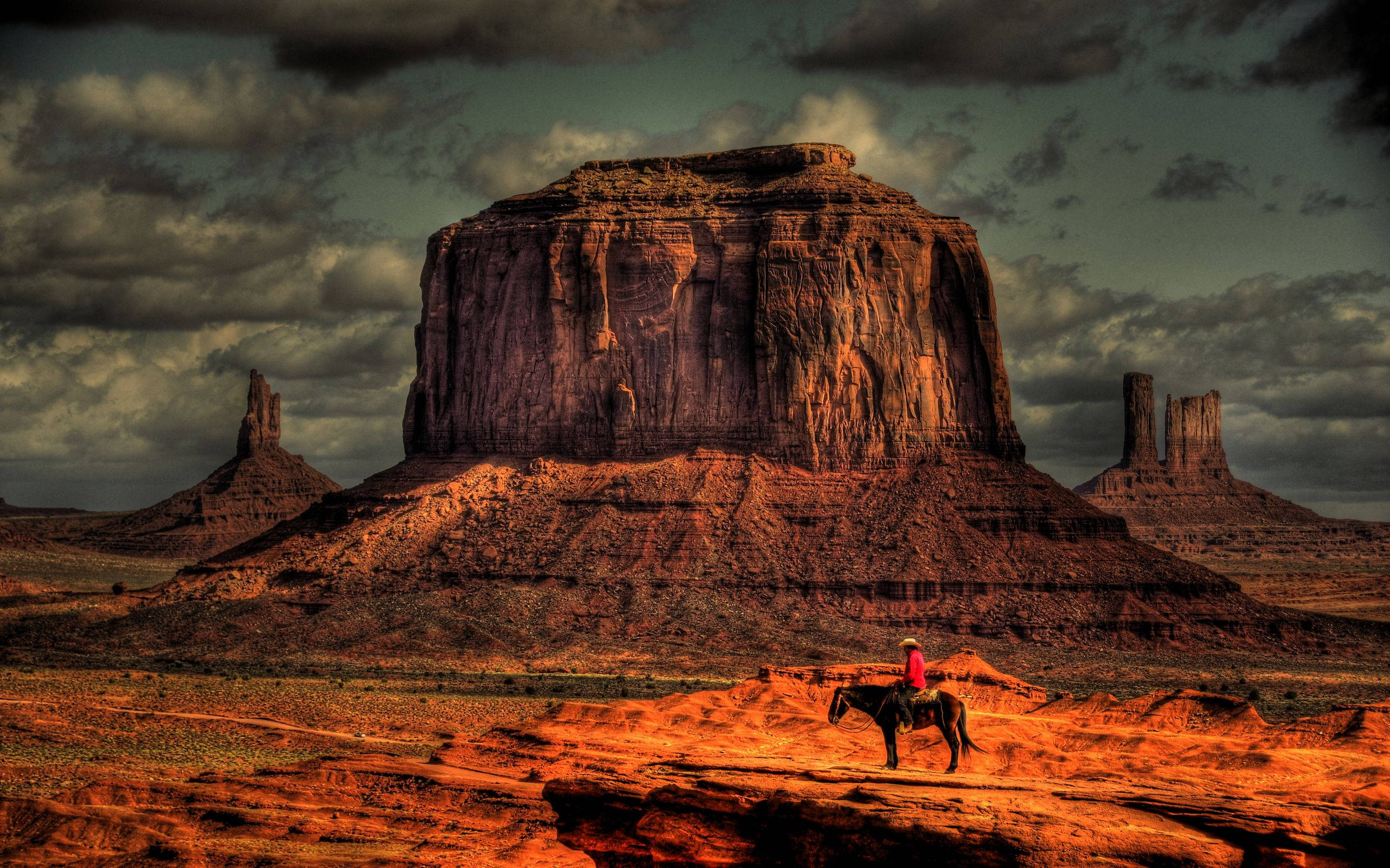 Monument Valley, red rock formations, desert landscape, 2K Desktop Wallpaper