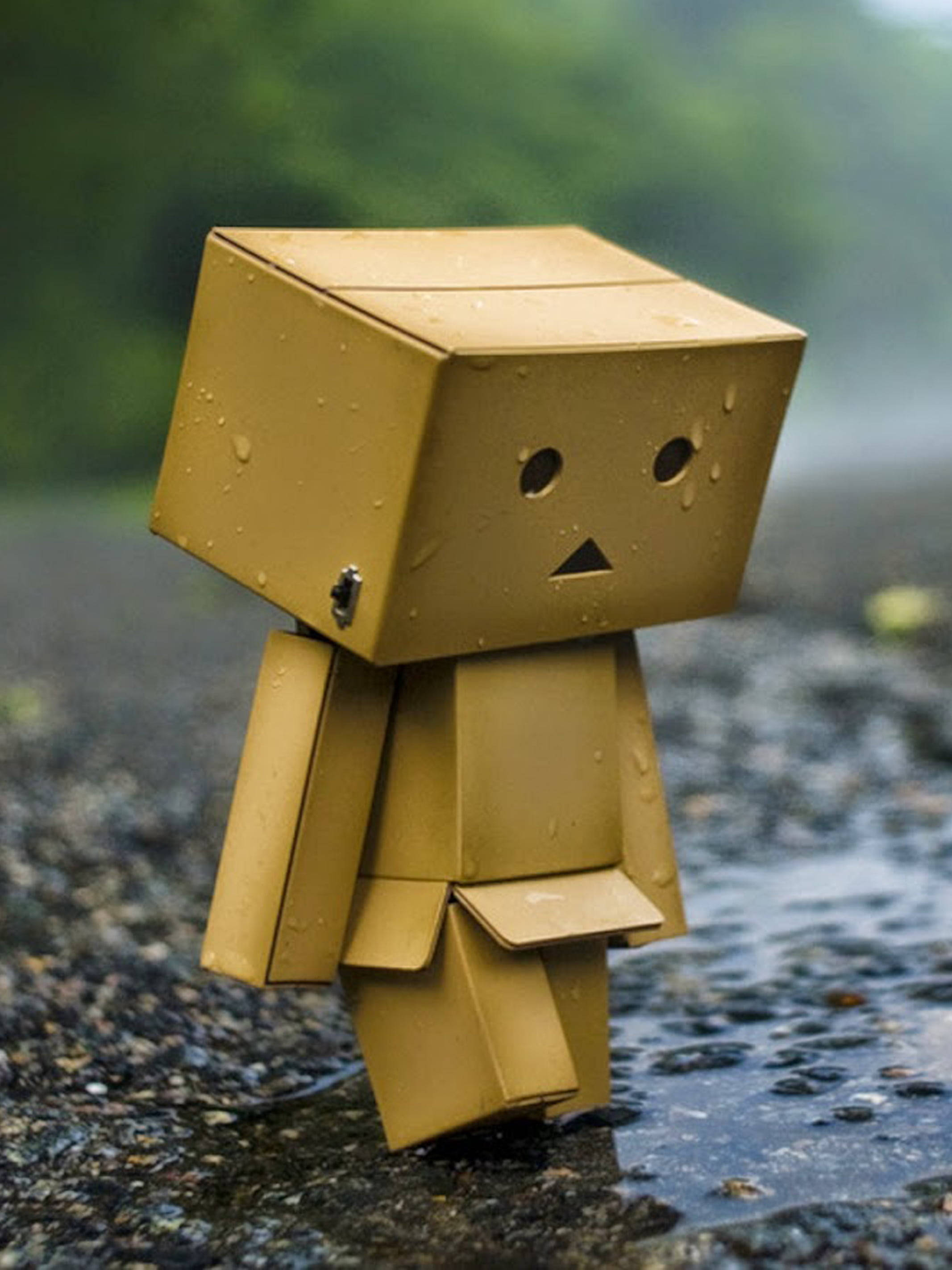 Mood Off, cardboard robot, yellow paper box figure, 2K Phone Wallpaper