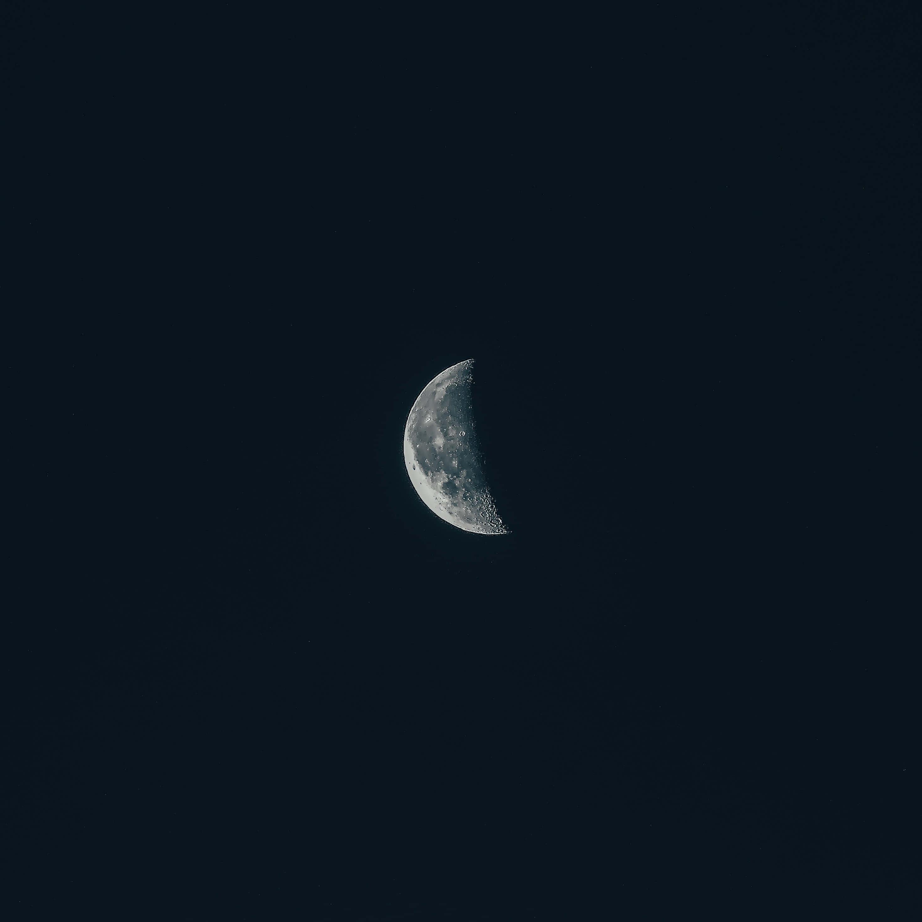 visible half moon, crescent moon, deep indigo night sky, 2K Desktop Wallpaper