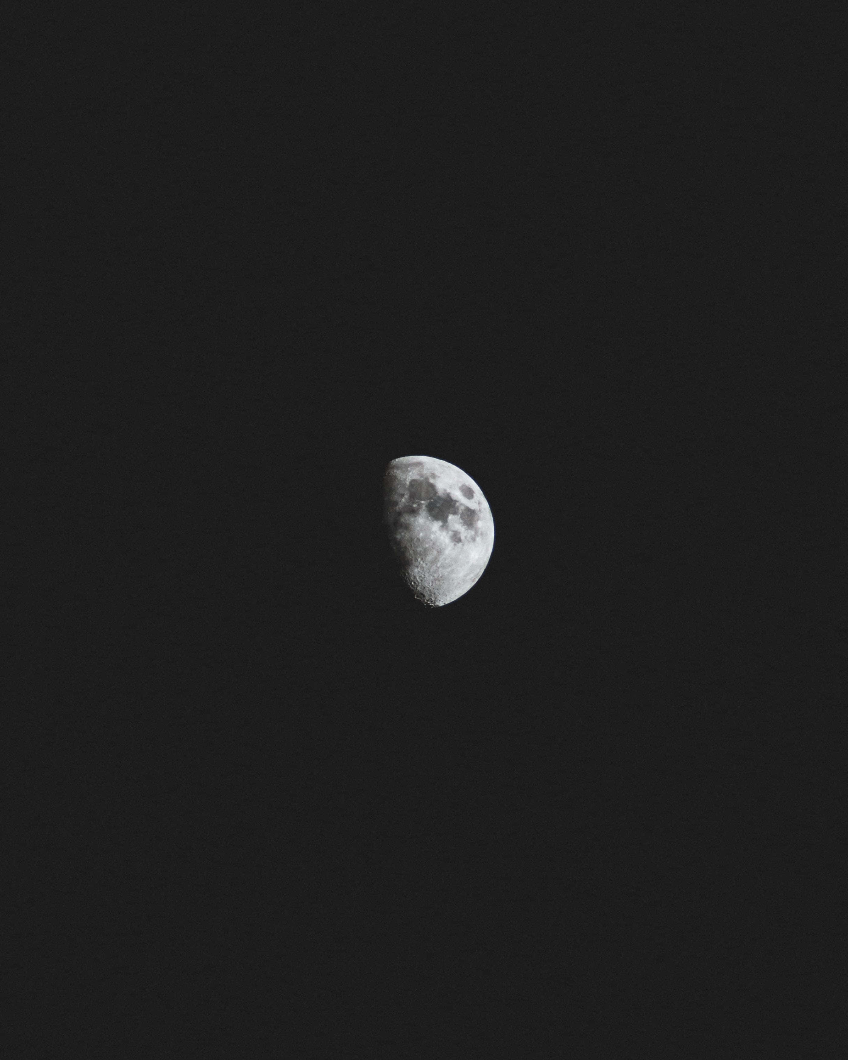 crescent moon, deep black sky, craters, 2K Phone Wallpaper