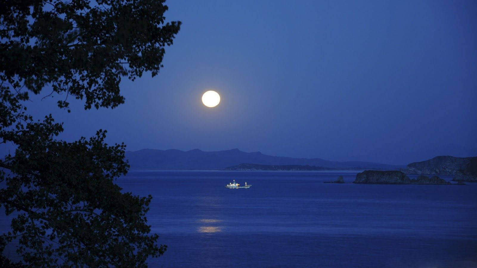 full moon, tranquil bay, dark blue water, HD Desktop Wallpaper