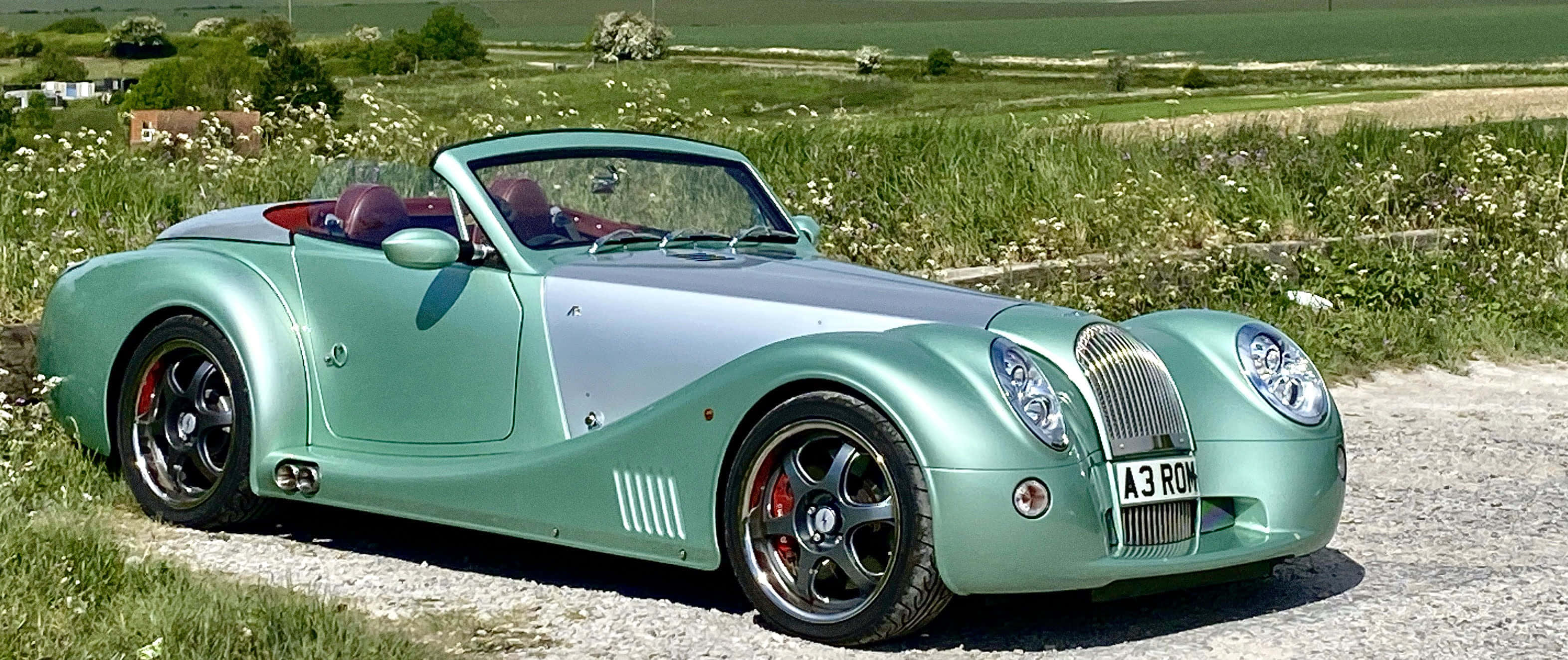 Morgan Aero 8, mint green, silver accents, 2K Desktop Wallpaper