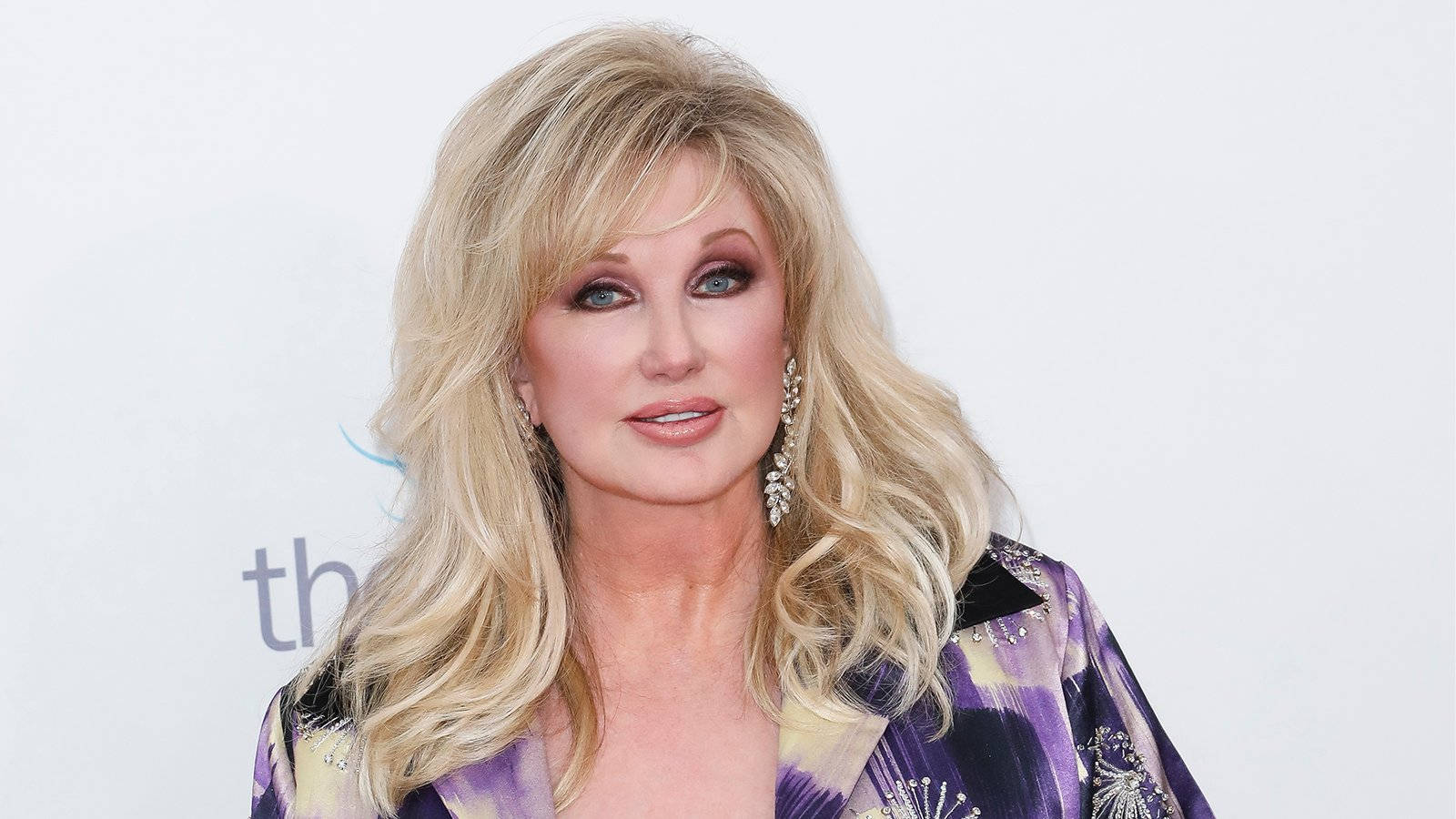 Morgan Fairchild, 2020 Hollywood Beauty Awards, purple and yellow patterned blouse, HD Desktop Wallpaper