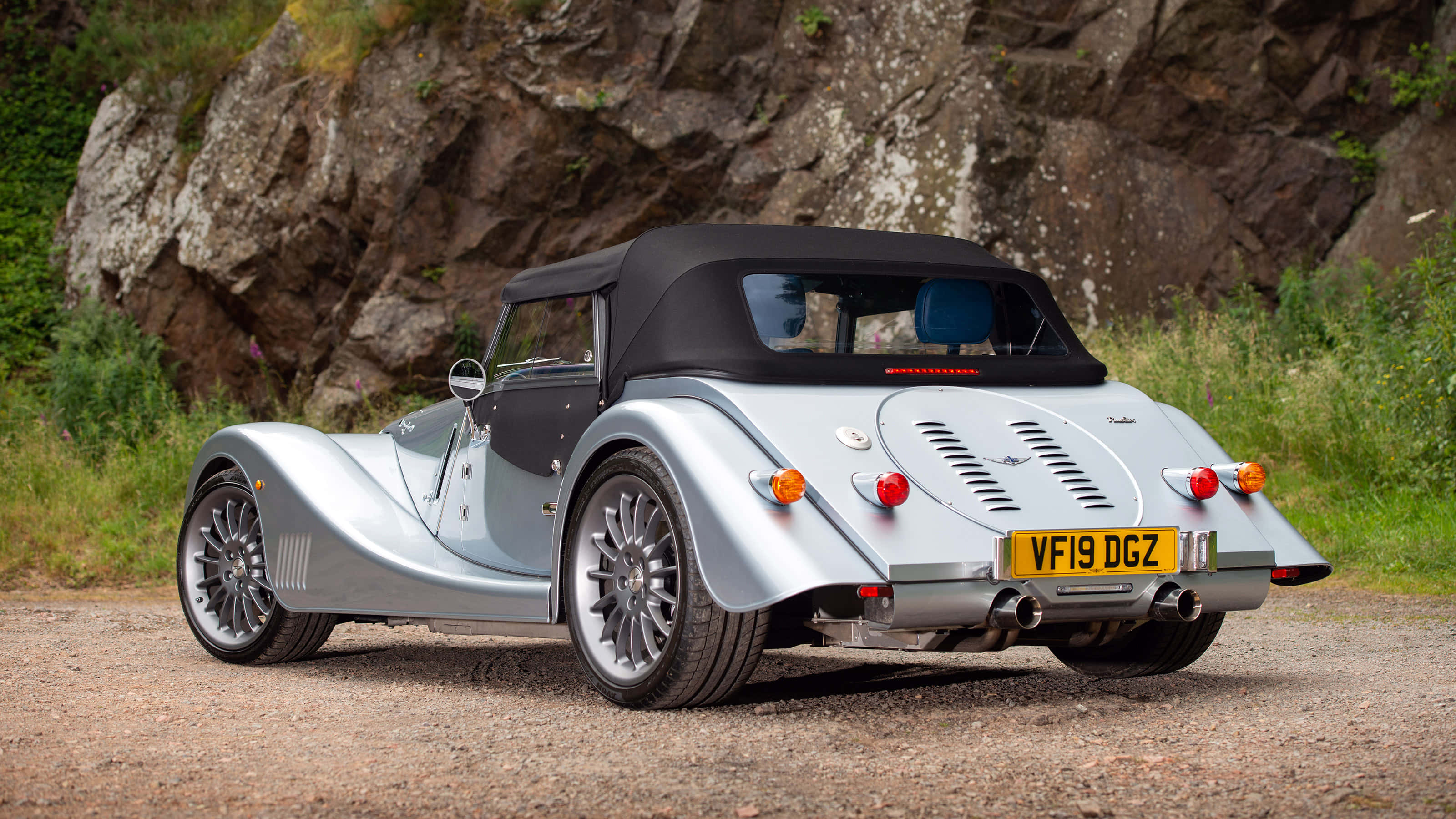 Morgan Plus Six, silver, black soft top, 2K Desktop Wallpaper