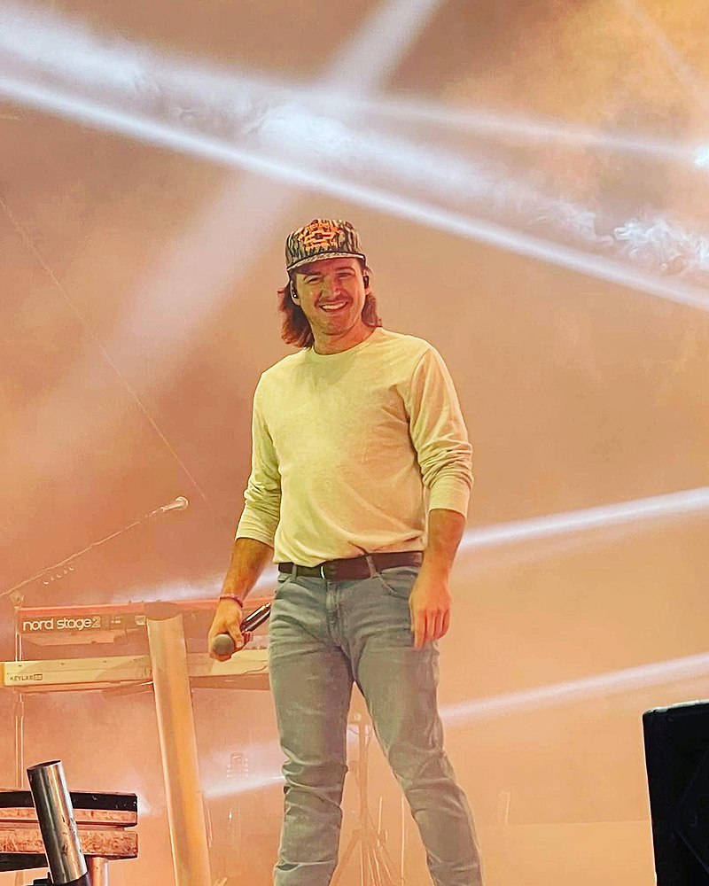 Morgan Wallen, stage, laser beams, SD Phone Wallpaper