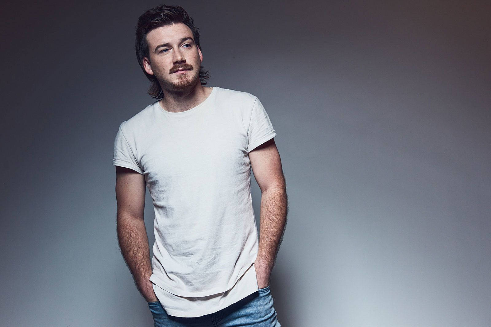 Morgan Wallen, white t-shirt, jeans, HD Desktop Wallpaper
