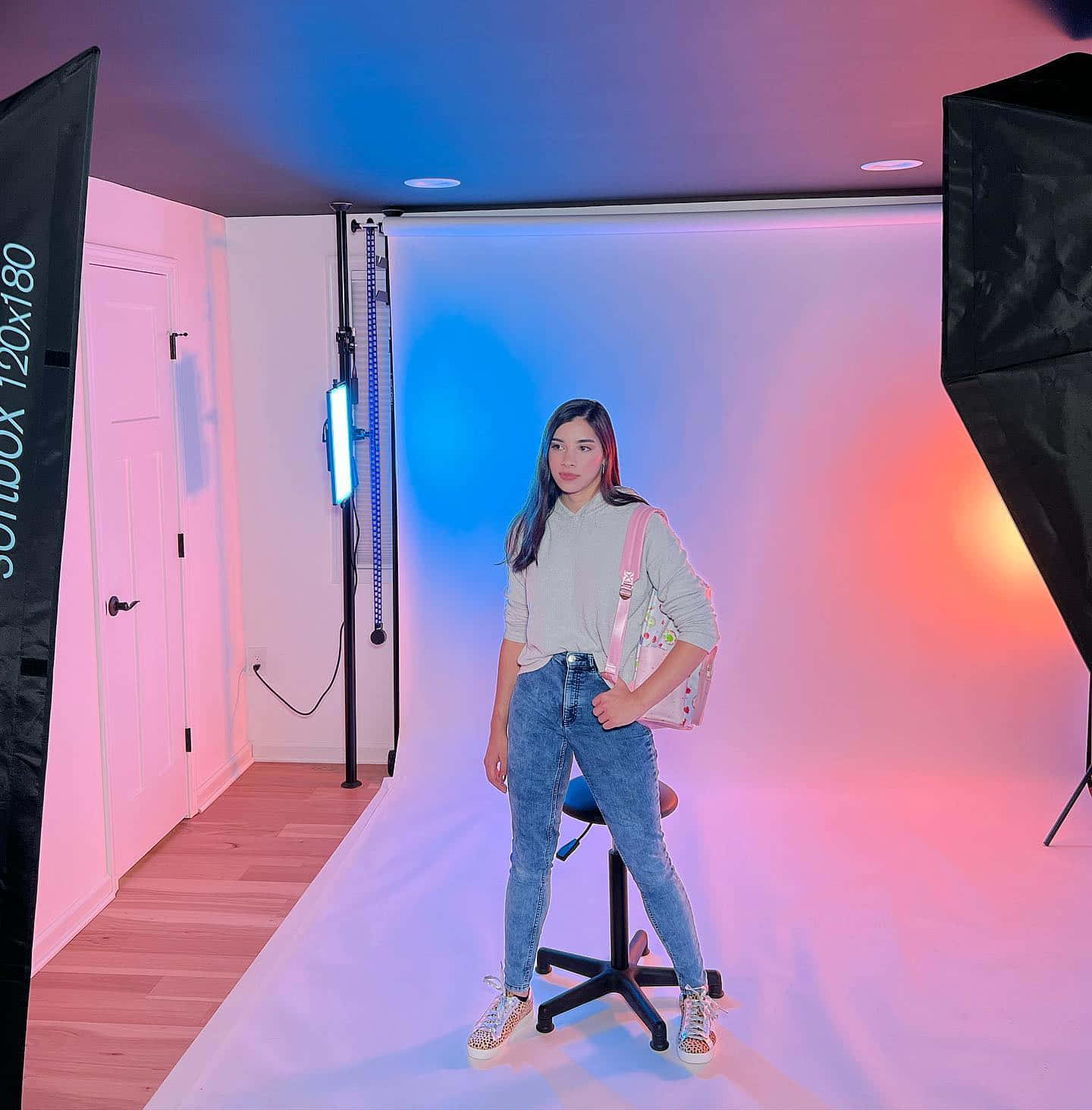 Moriah Elizabeth, pink and blue lights, studio, HD Phone Wallpaper