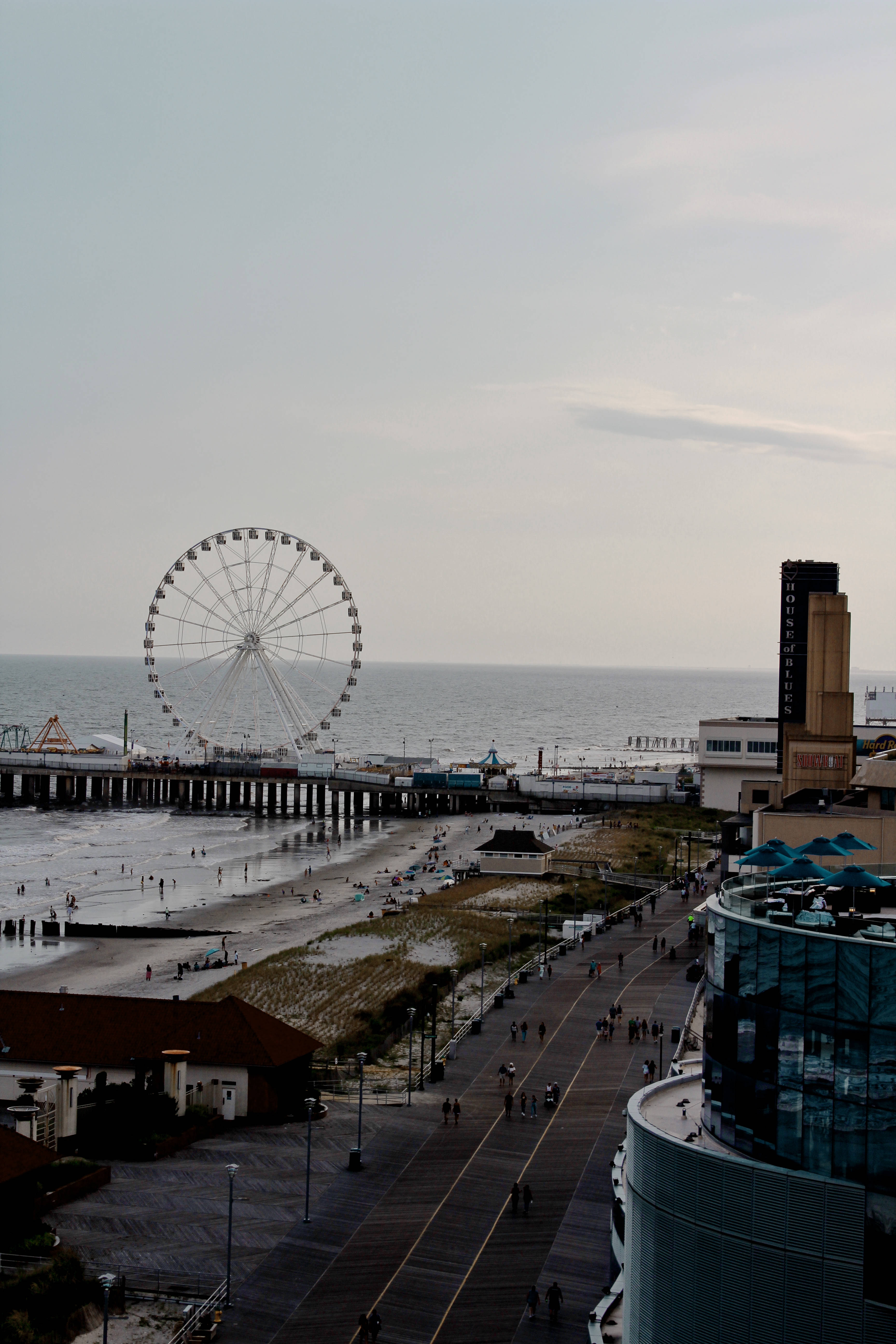 Morning City, seaside boardwalk, Ferris wheel, 5K Phone Wallpaper
