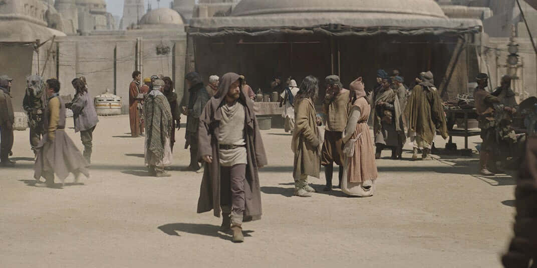 Mos Eisley, dusty desert marketplace, robed figures, SD Desktop Wallpaper