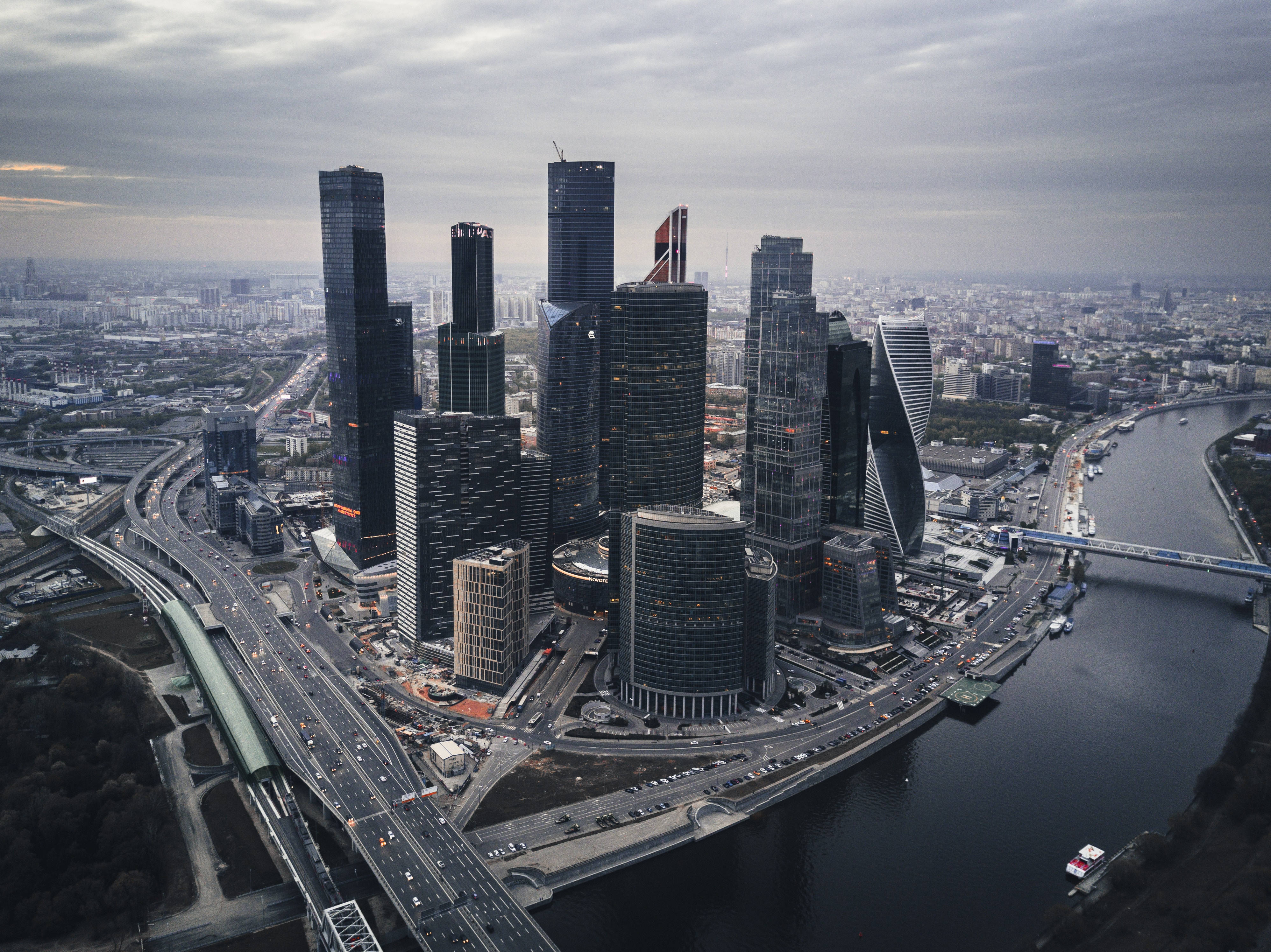 Moscow, skyscrapers, river, 4K Desktop Wallpaper
