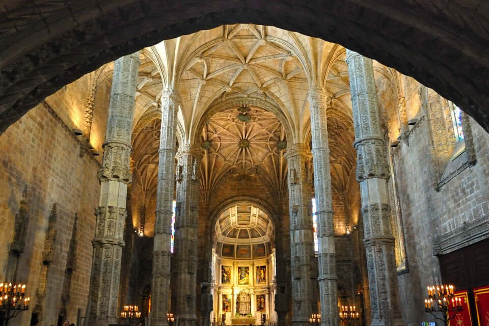 Mosteiro Dos Jeronimos, archway, stone cathedral interior, SD Desktop Wallpaper