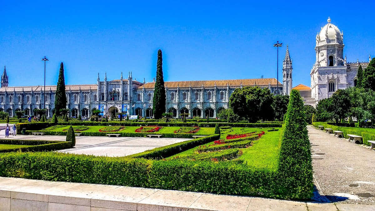 Mosteiro dos Jeronimos, bright sunny day, ornate architecture, SD Desktop Wallpaper