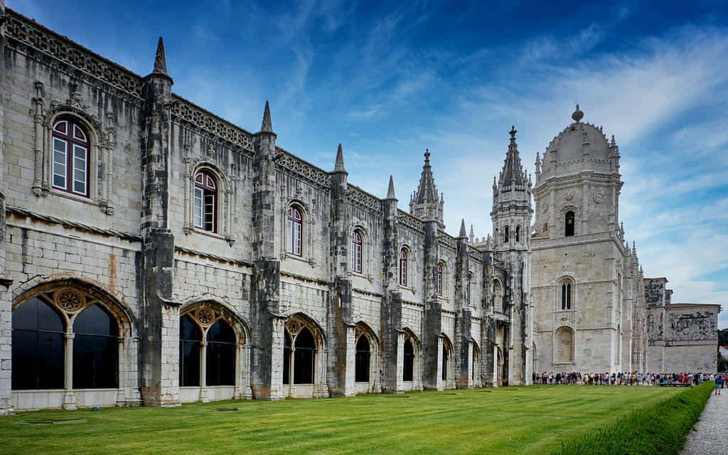 Mosteiro Dos Jeronimos, blue sky, ornate stone architecture, SD Desktop Wallpaper