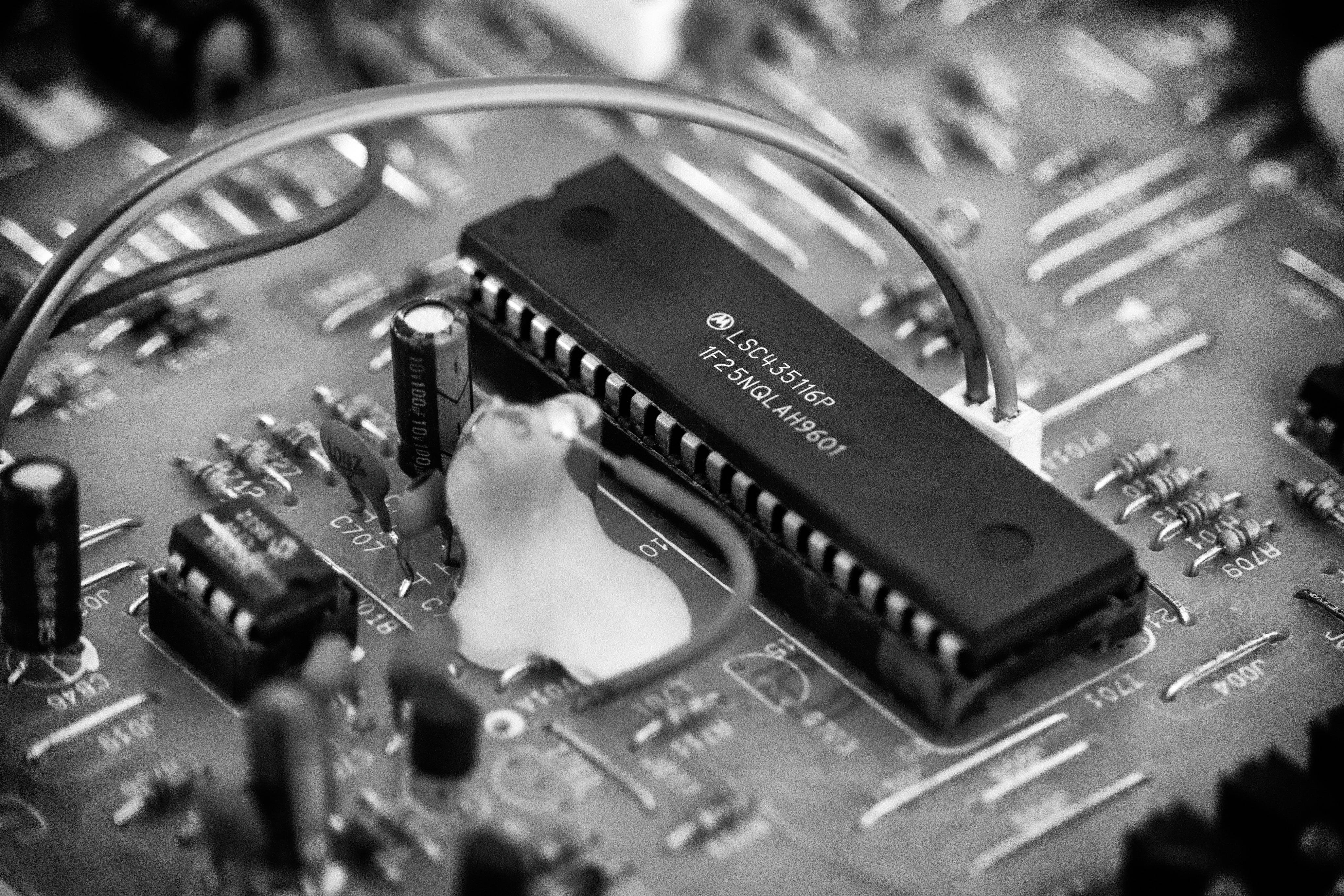 Advanced Modern Motherboard, circuit board, integrated circuit chip, 4K Desktop Wallpaper