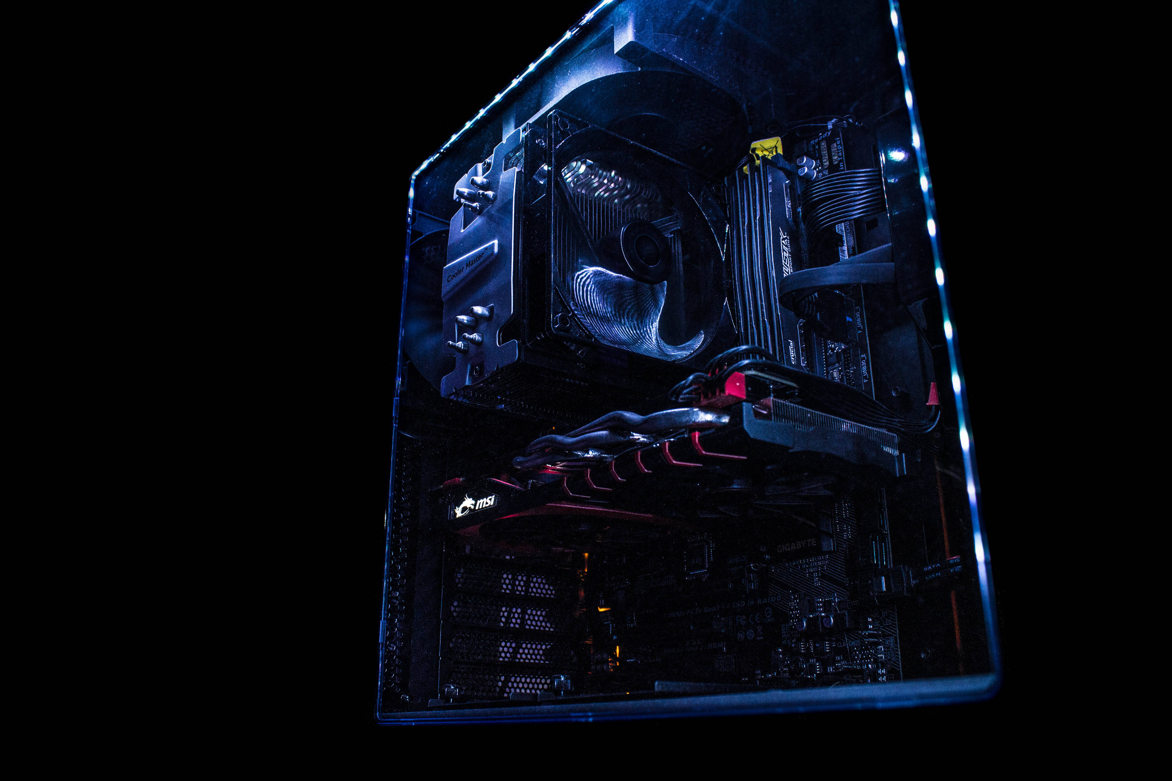 transparent computer case, blue and red LEDs, internal components, 4K Desktop Wallpaper