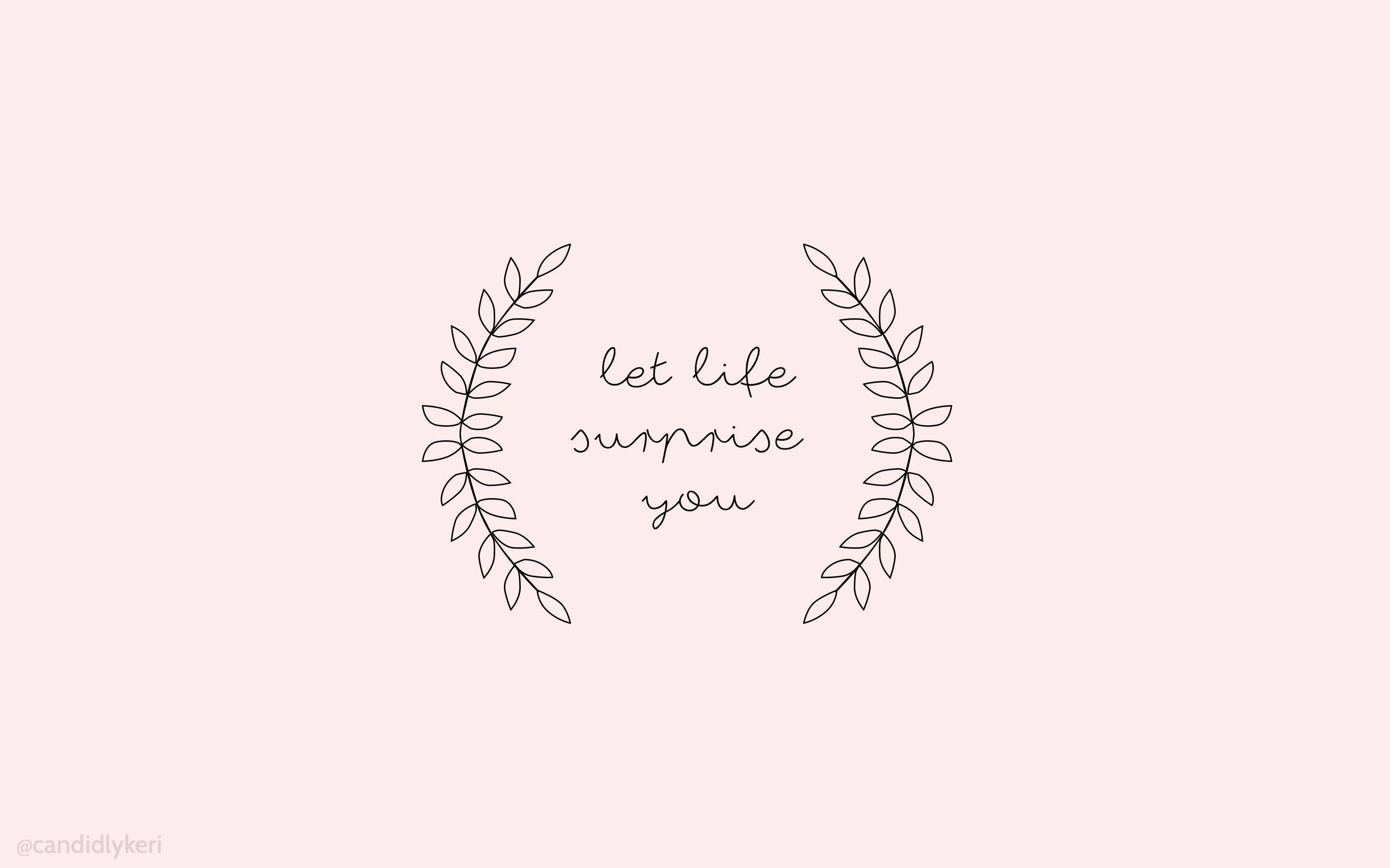Macbook, minimalist line-art illustration, leaf wreath, 2K Desktop Wallpaper
