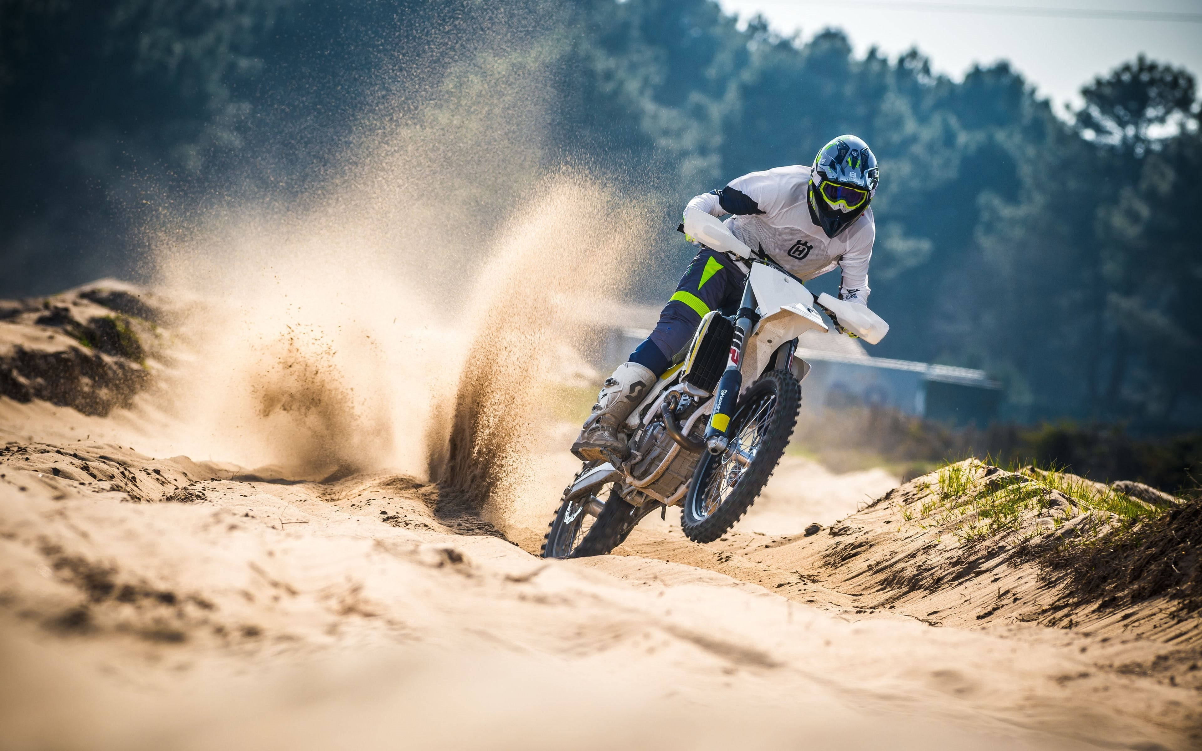 motocross, white suit, sandy track, 4K Desktop Wallpaper