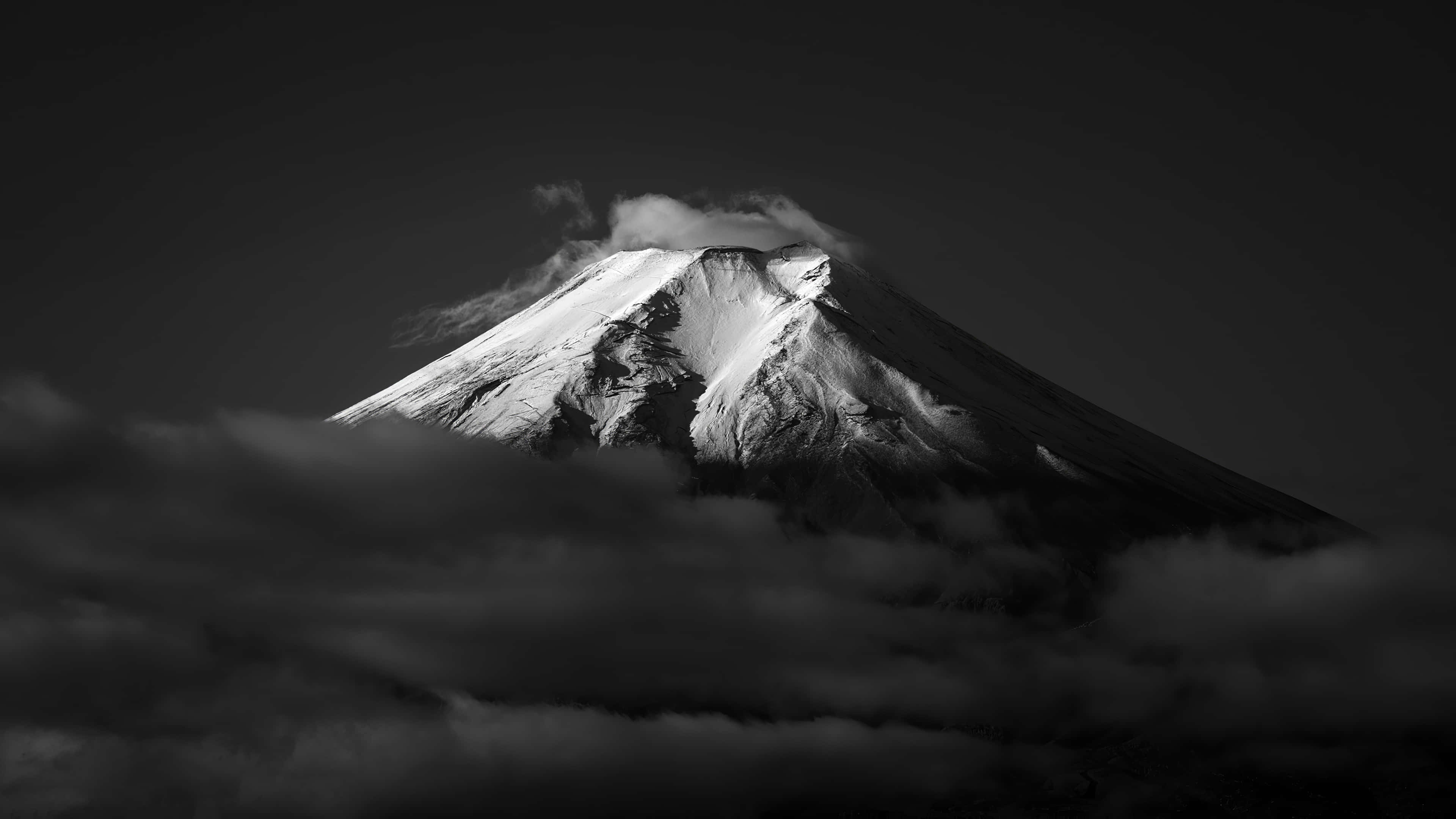 Mount Fuji, snow-capped mountain, dense clouds, 4K Desktop Wallpaper