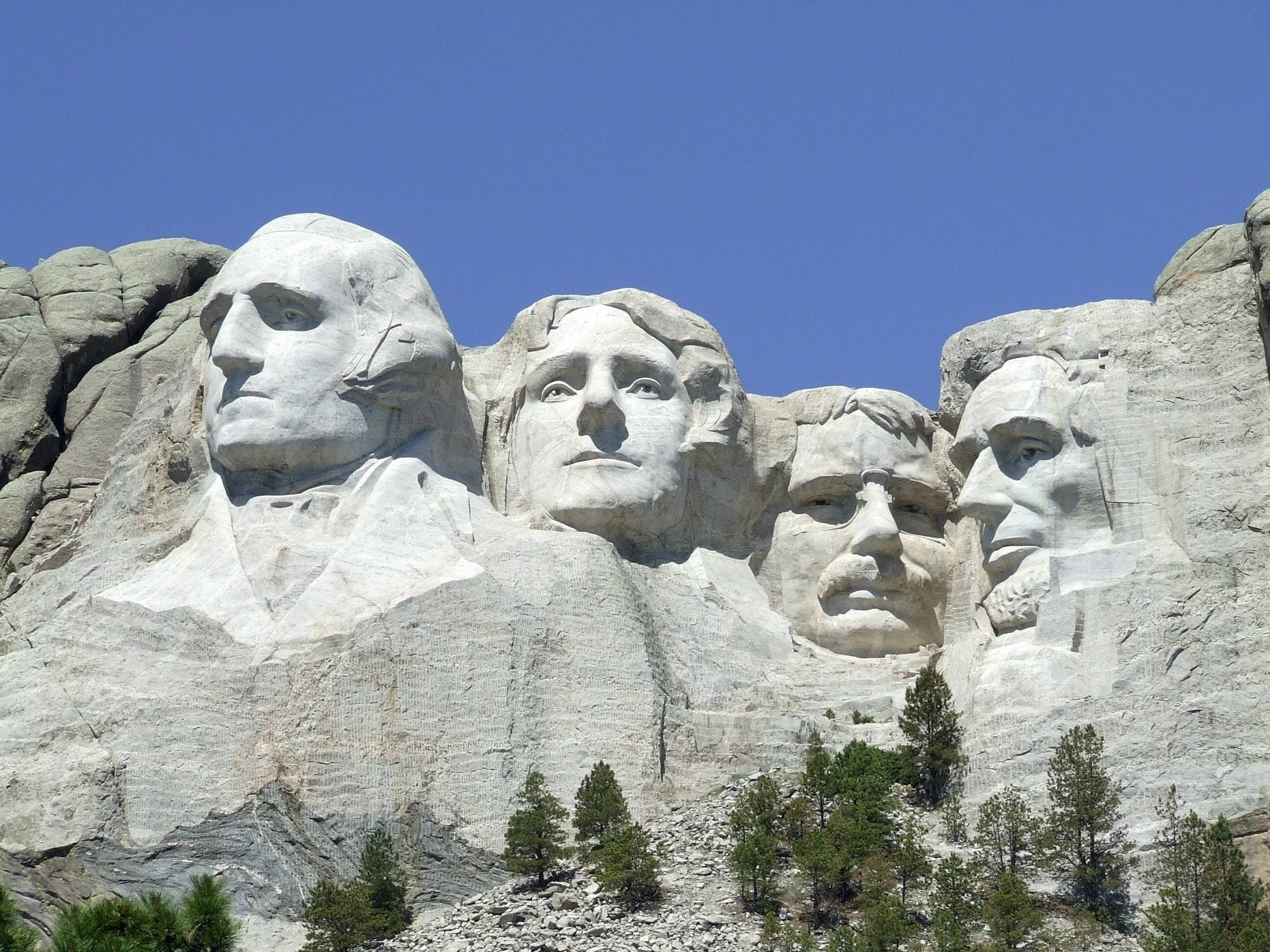 Mount Rushmore, blue sky, pine trees, Full HD Desktop Wallpaper