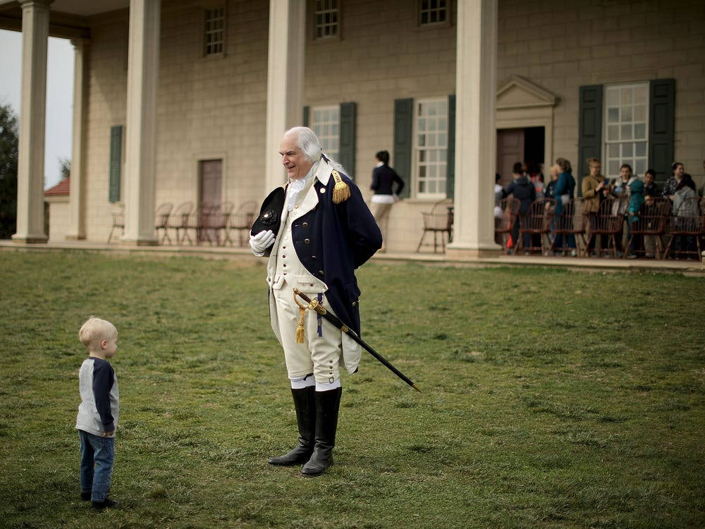 Mount Vernon, historical military uniform, small child, SD Desktop Wallpaper