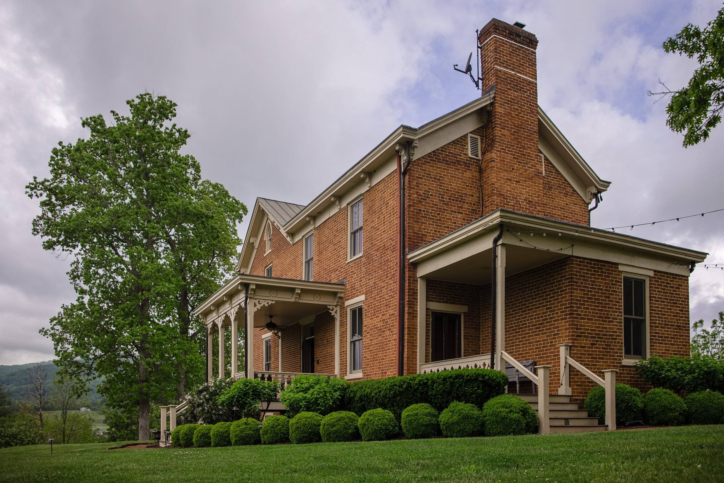 Mount Vernon, stately brick house, wraparound porches, Full HD Desktop Wallpaper